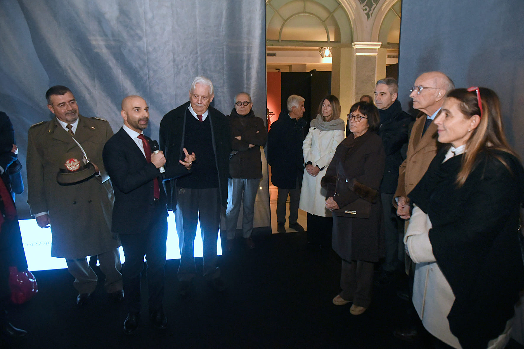 Antonio Iommelli illustra la mostra