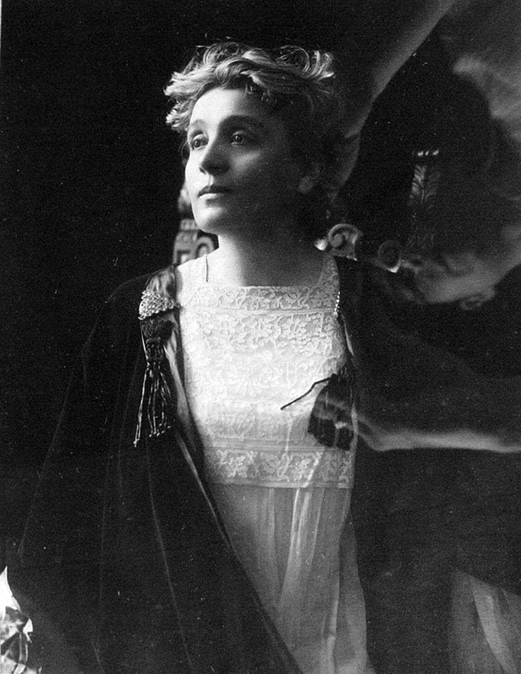 Ritratto di Eleonora Duse nel 1890 (Fondo Storico Saltarelli)