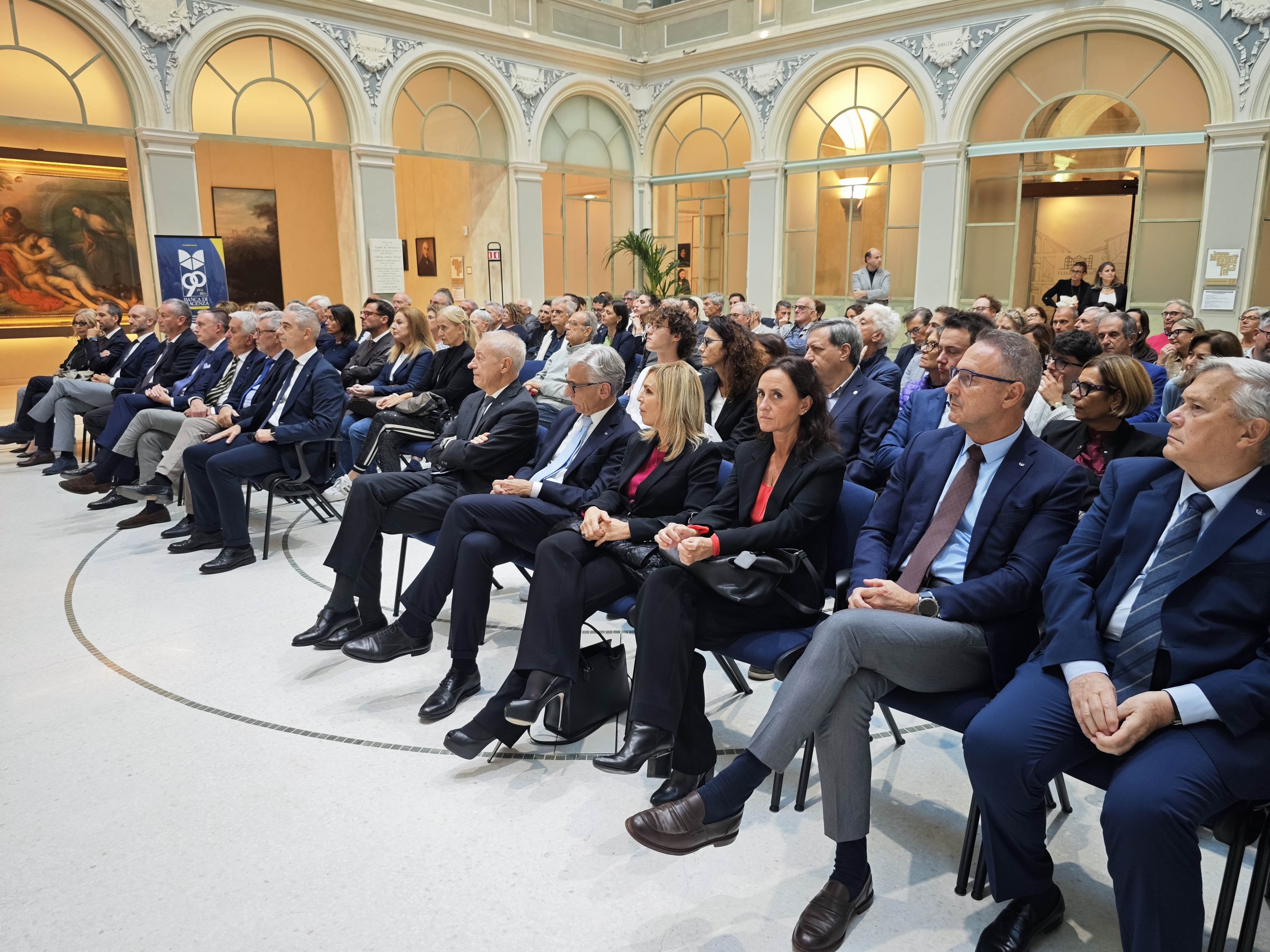 Sala Corrado Sforza Fogliani gremita per assistere alla lezione di Gabriele Pinosa