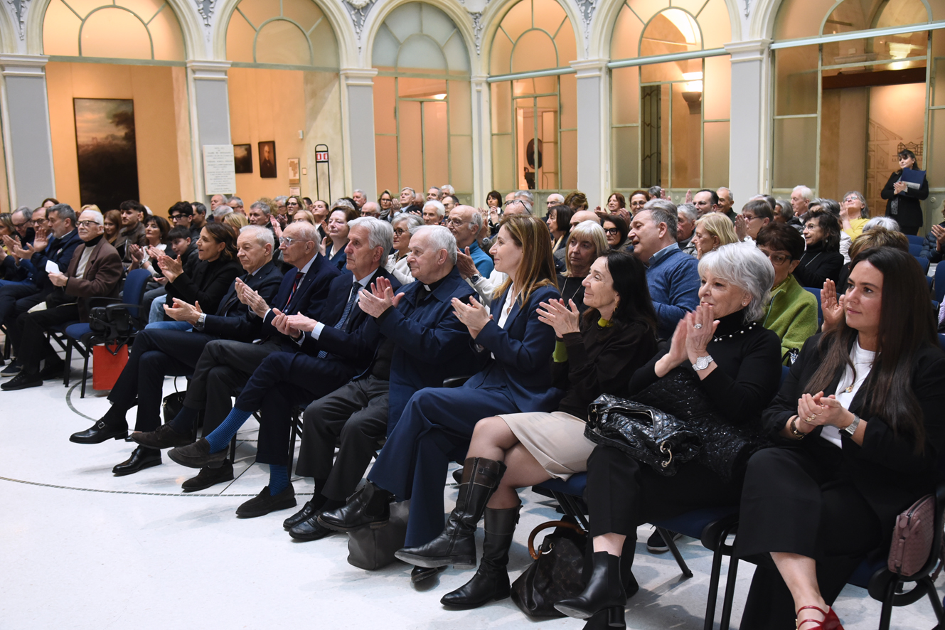 Sala Corrado Sforza Fogliani gremita