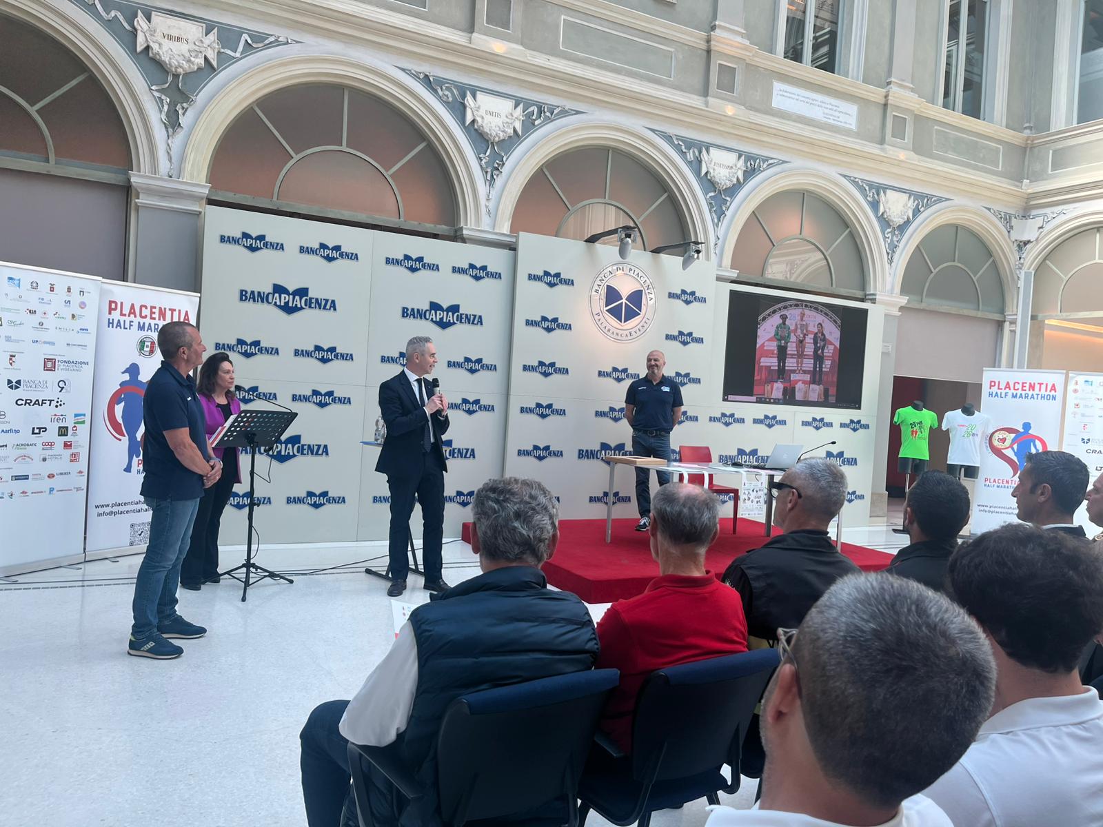 Un momento della conferenza stampa che si è tenuta al PalabancaEventi