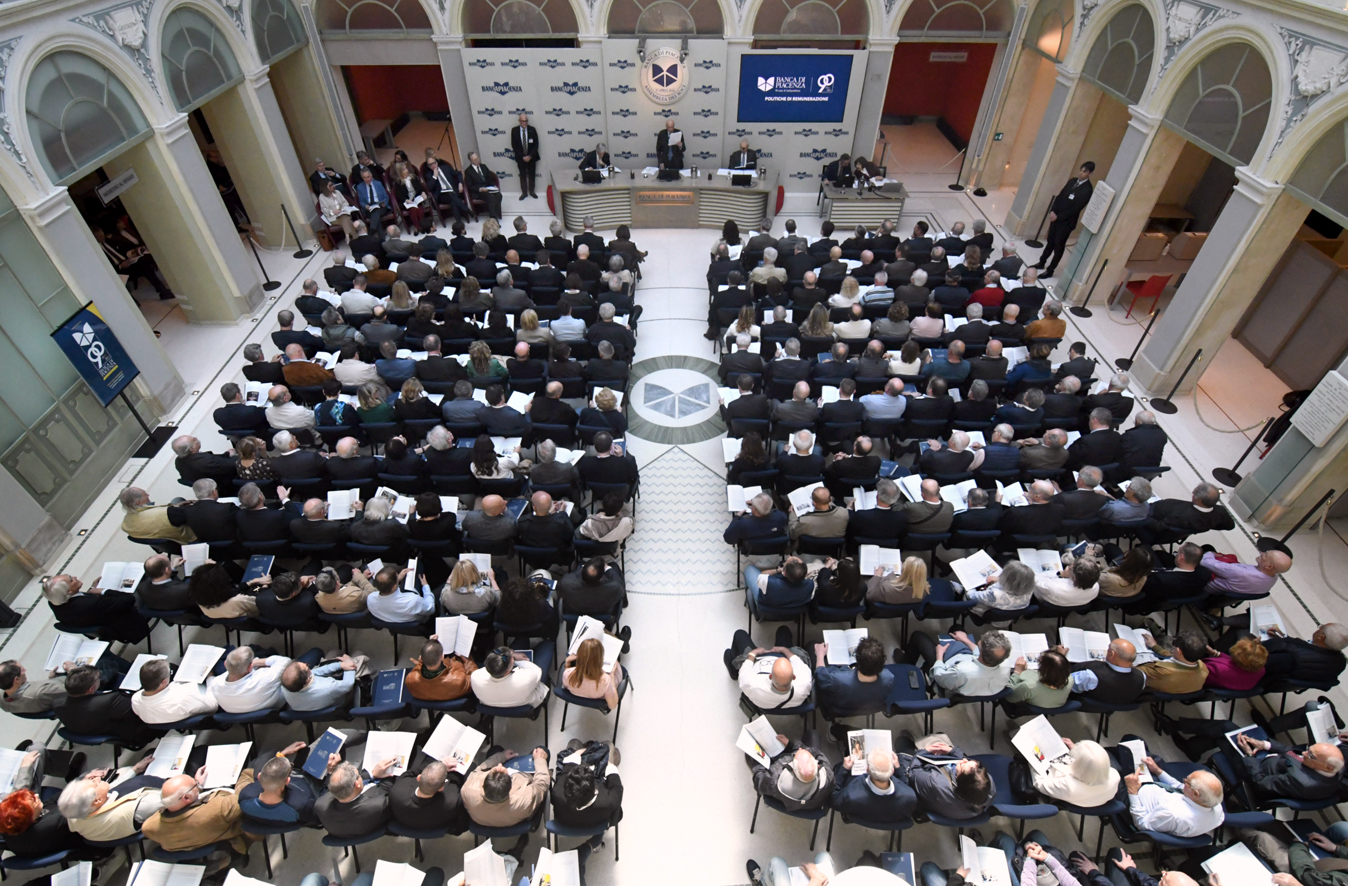 Una veduta dall'alto di Sala Corrado Sforza Fogliani durante l'Assemblea dei soci.jpg