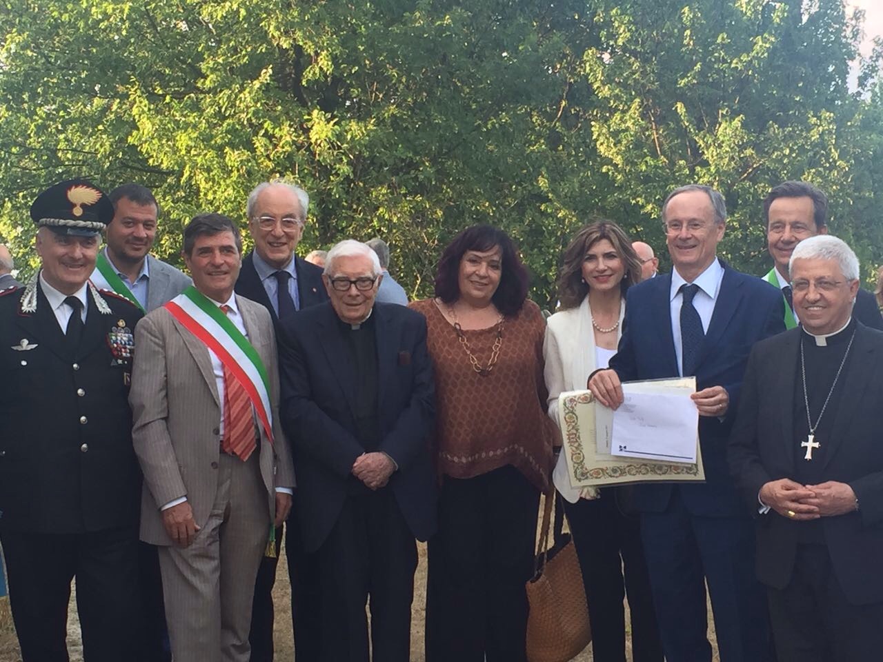 CONSEGNATO AL PROF. LUIGI CAVANNA IL PREMIO SOLIDARIETA' PER LA VITA