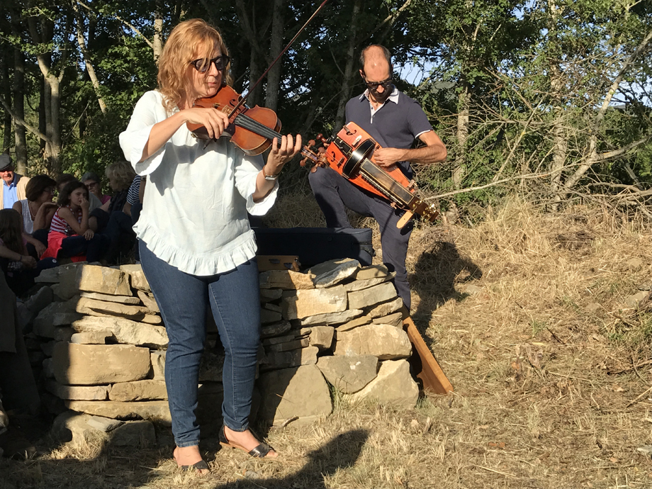 festa ai piedi della Torre di Sant'Antonino