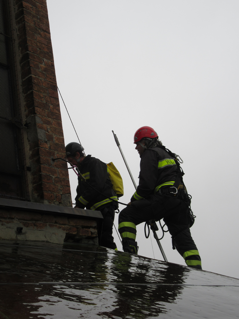 Intervento dei Vigili del fuoco sulla lanterna della cupola del Pordenone