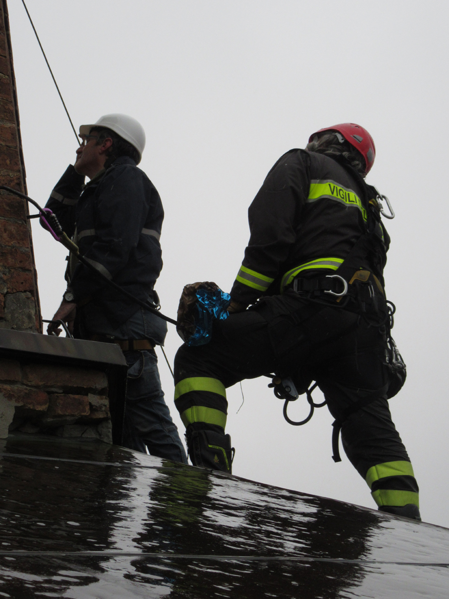Intervento dei Vigili del fuoco sulla lanterna della cupola del Pordenone