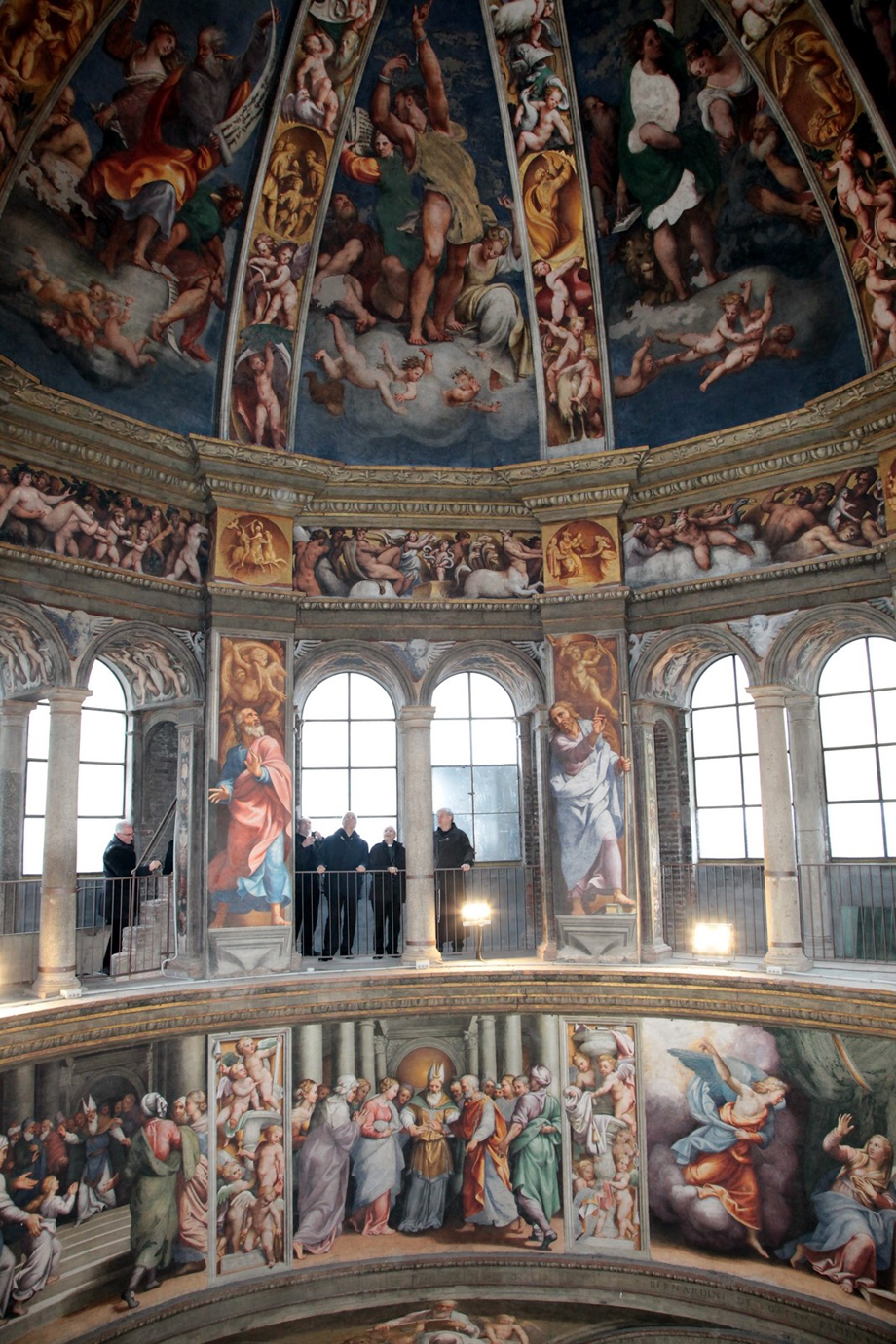 DUE VESCOVI CONTEMPORANEAMENTE ALL'ALTEZZA DEGLI AFFRESCHI DEL PORDENONE