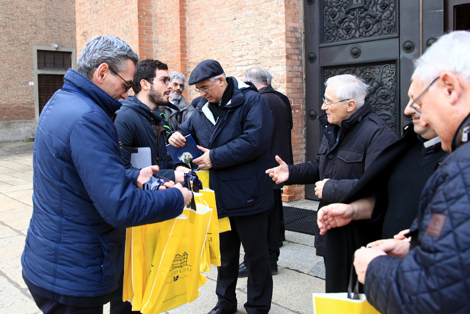 DUE VESCOVI CONTEMPORANEAMENTE ALL'ALTEZZA DEGLI AFFRESCHI DEL PORDENONE