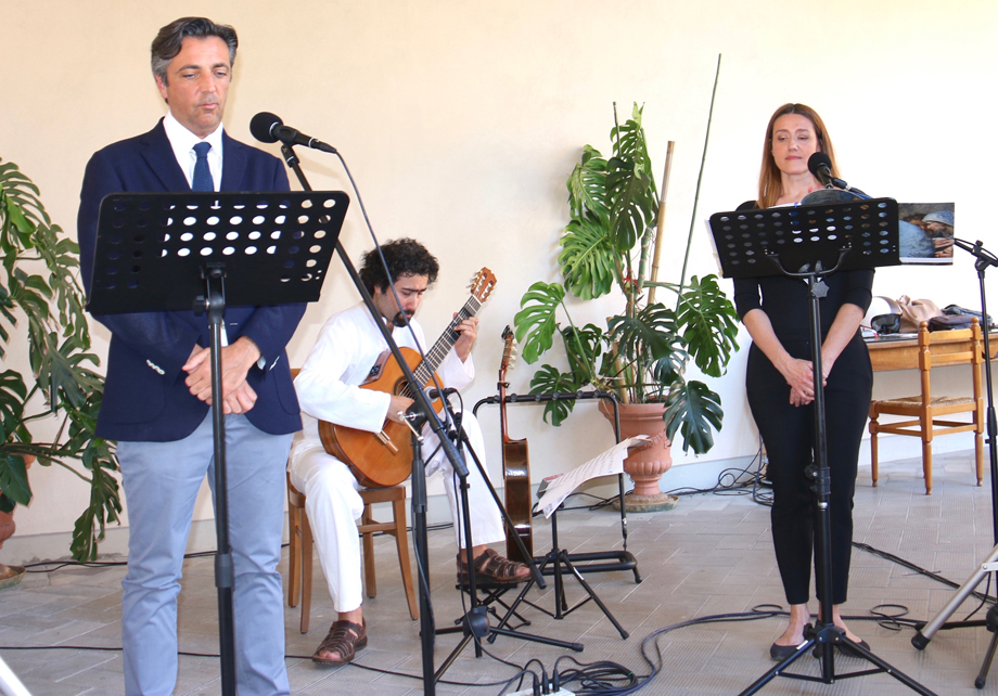 LA VITA DEL PORDENONE E LA STORIA DI S. MARIA DI CAMPAGNA RILETTE, CON UN TAGLIO TEATRALE, DA NANDO