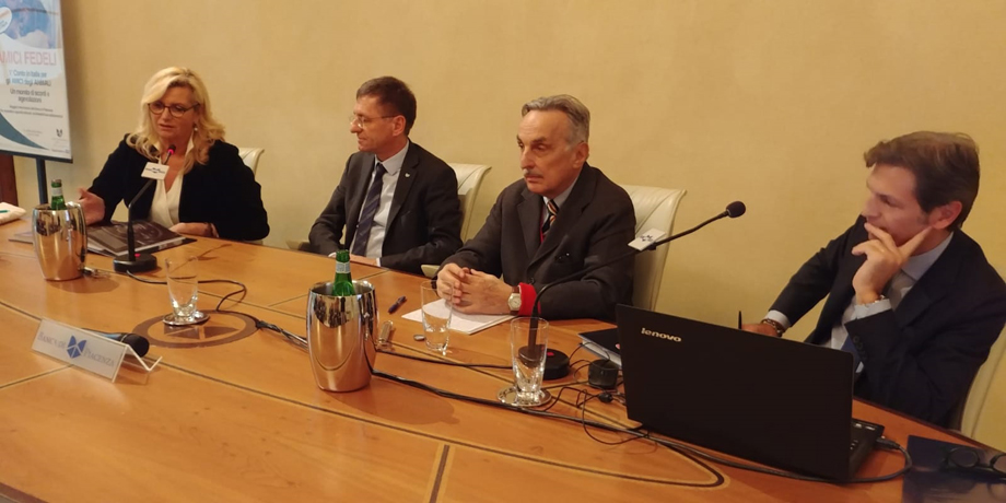 Il mito Bugatti nel libro strenna del Consorzio Banche Popolari presentato a Palazzo Galli: «Auto se