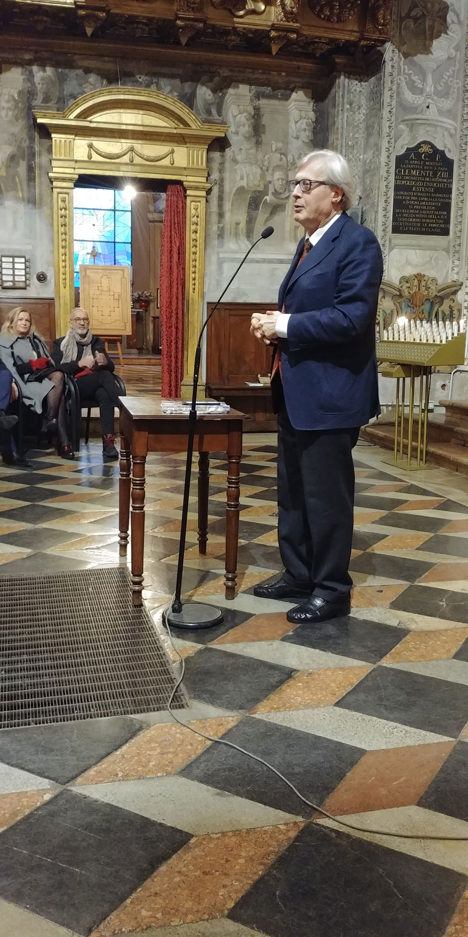 Lectio di Sgarbi in Santa Maria di Campagna