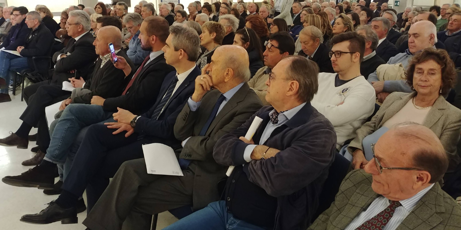 PALAZZO GALLI GREMITO PER MARIO GIORDANO E IL SUO LIBRO