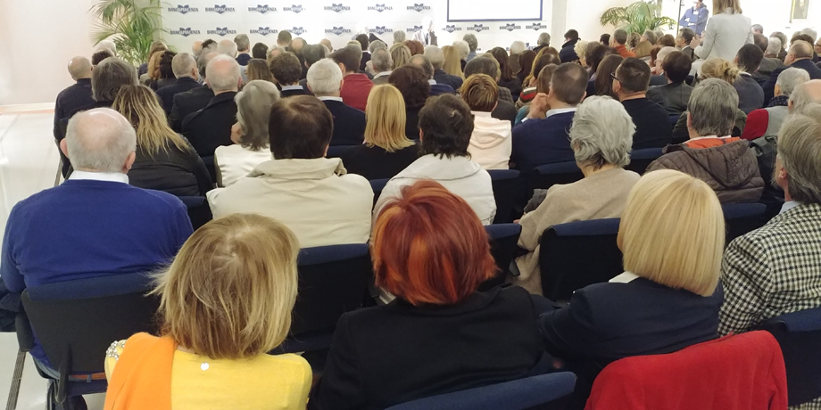 PALAZZO GALLI GREMITO PER MARIO GIORDANO E IL SUO LIBRO