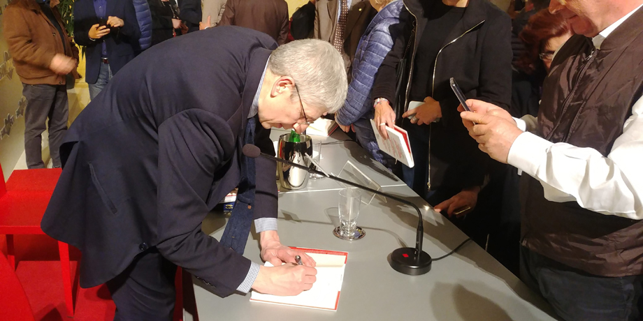 PALAZZO GALLI GREMITO PER MARIO GIORDANO E IL SUO LIBRO