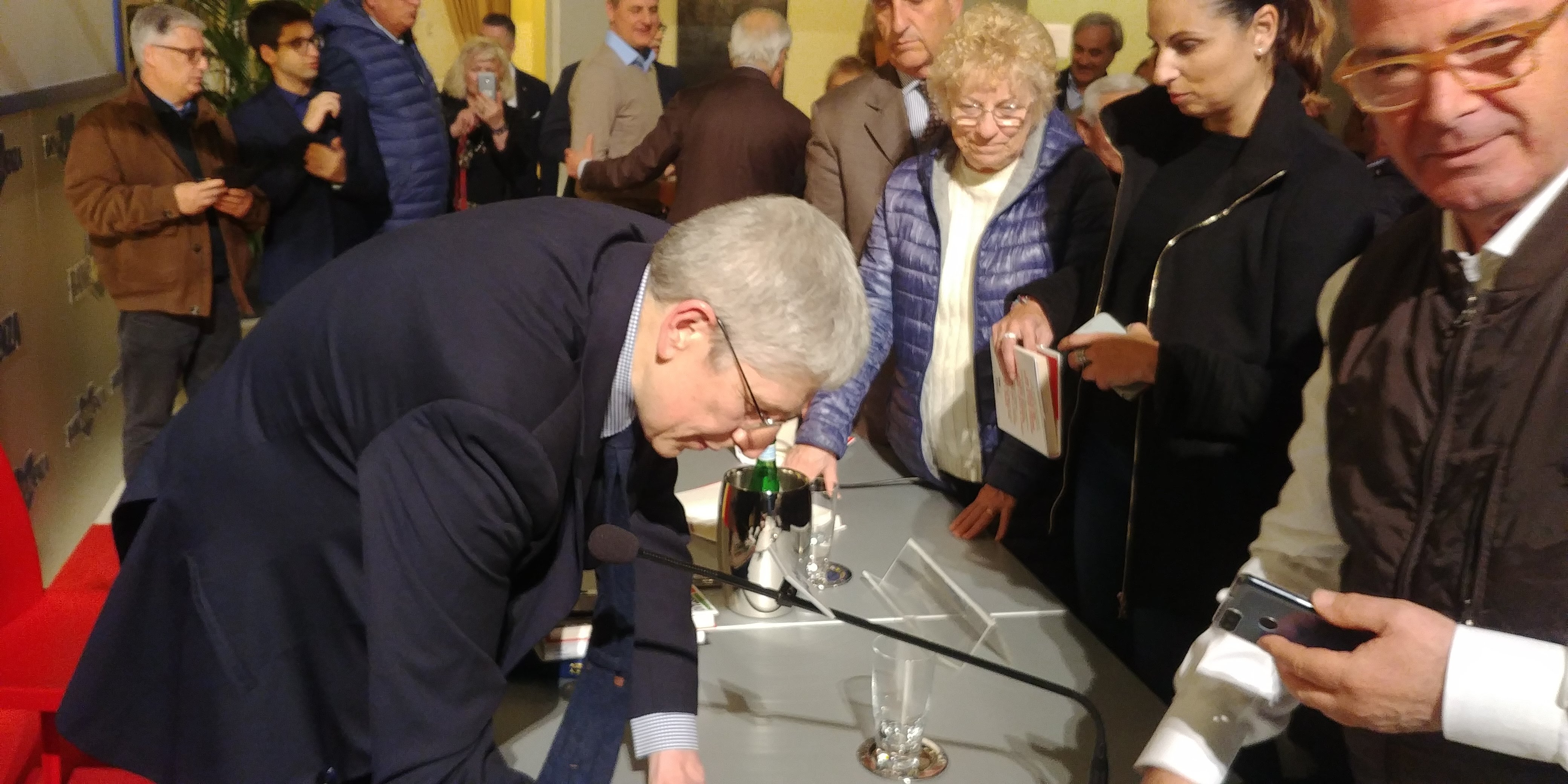 PALAZZO GALLI GREMITO PER MARIO GIORDANO E IL SUO LIBRO