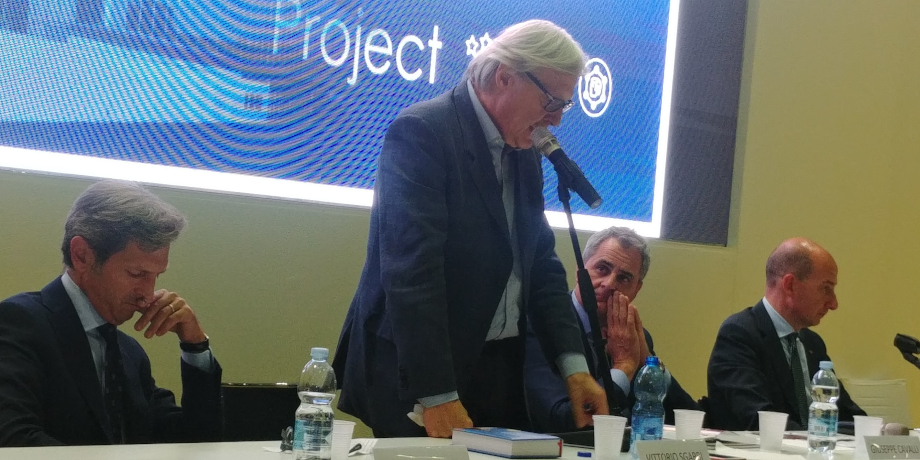 sgarbi colore tavolo 920