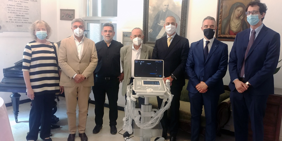 Consegnato alla Madonna della Bomba l'ecografo donato da Banca di Piacenza e Arca