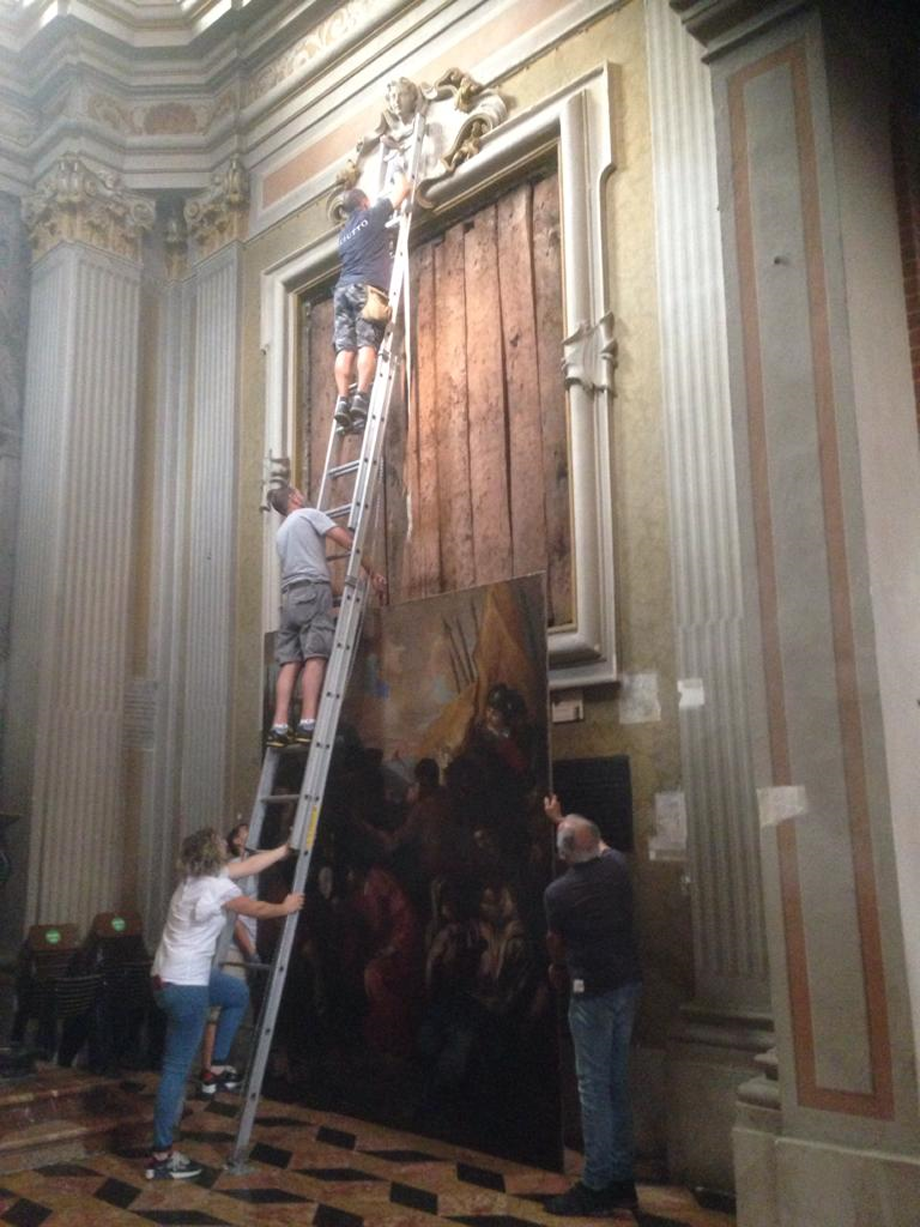 TORNATO IN SANTA BRIGIDA IL QUADRO RESTAURATO ANDATA DI CRISTO AL CALVARIO