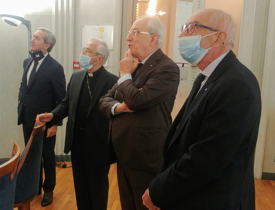 IL VESCOVO AMBROSIO IN VISITA ALLA NOSTRA BANCA