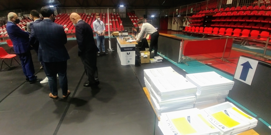 INAUGURATO IL CENTRO VACCINALE ALL'INTERNO DEL PALABANCA