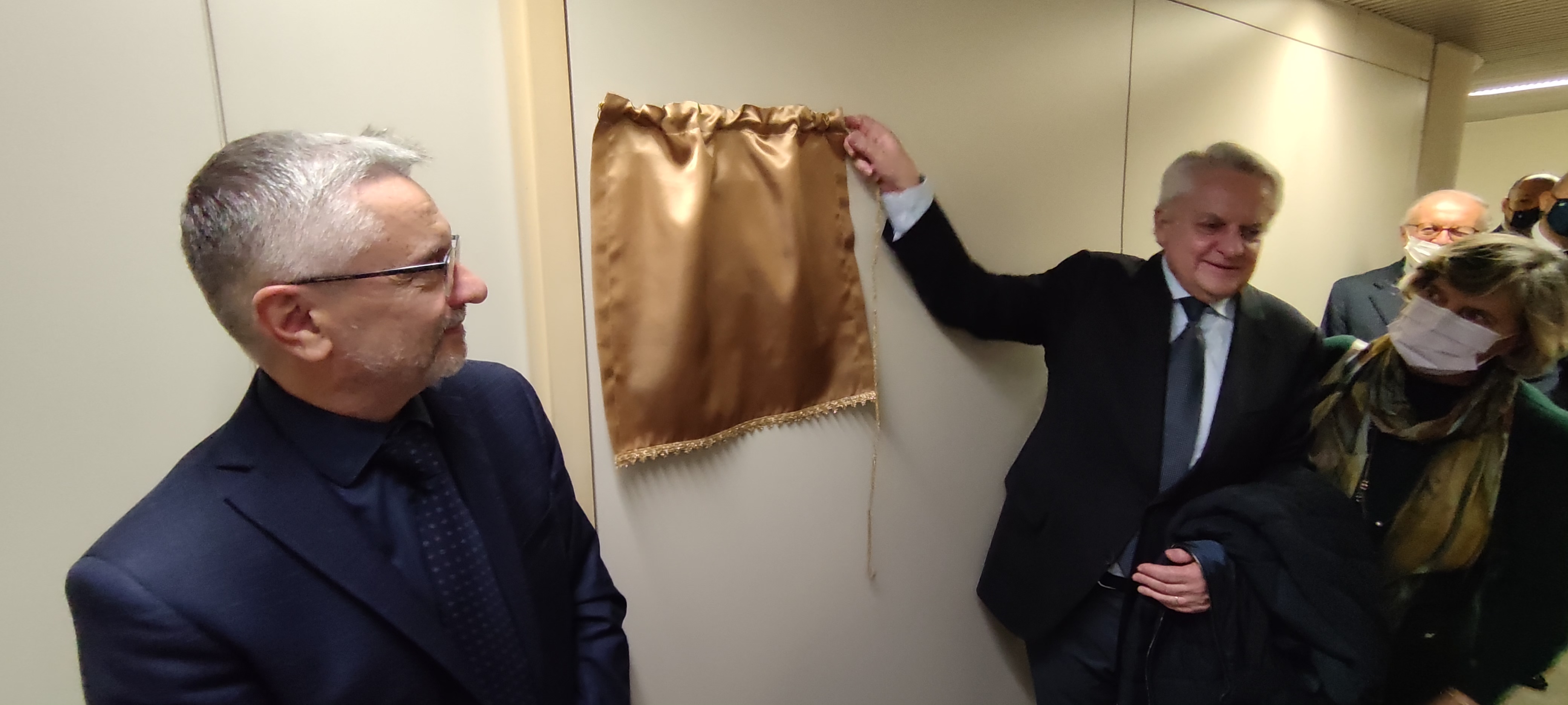 LA BANCA DI PIACENZA RICORDA LUIGI GATTI E CARLO SQUERI DEDICANDOGLI DUE SALE RIUNIONI DELLA SEDE CE