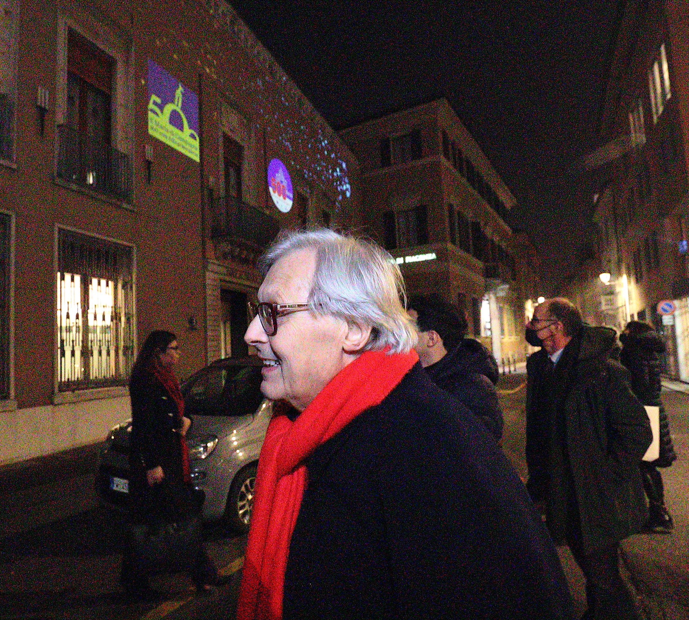 C'E' ANCHE S. MARIA DI CAMPAGNA CON I SUOI 500 ANNI NEGLI AUGURI DI NATALE PROIETTATI SULLA FACCIATA