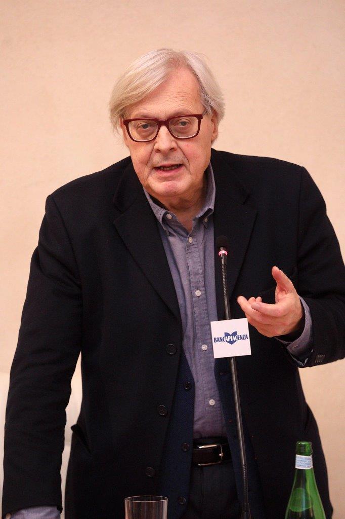 SGARBI: «UNA MOSTRA CHE CI FA CAMMINARE CON NOSTALGIA IN UNA CITTA' CHE IN PARTE NON C'E' PIU'»