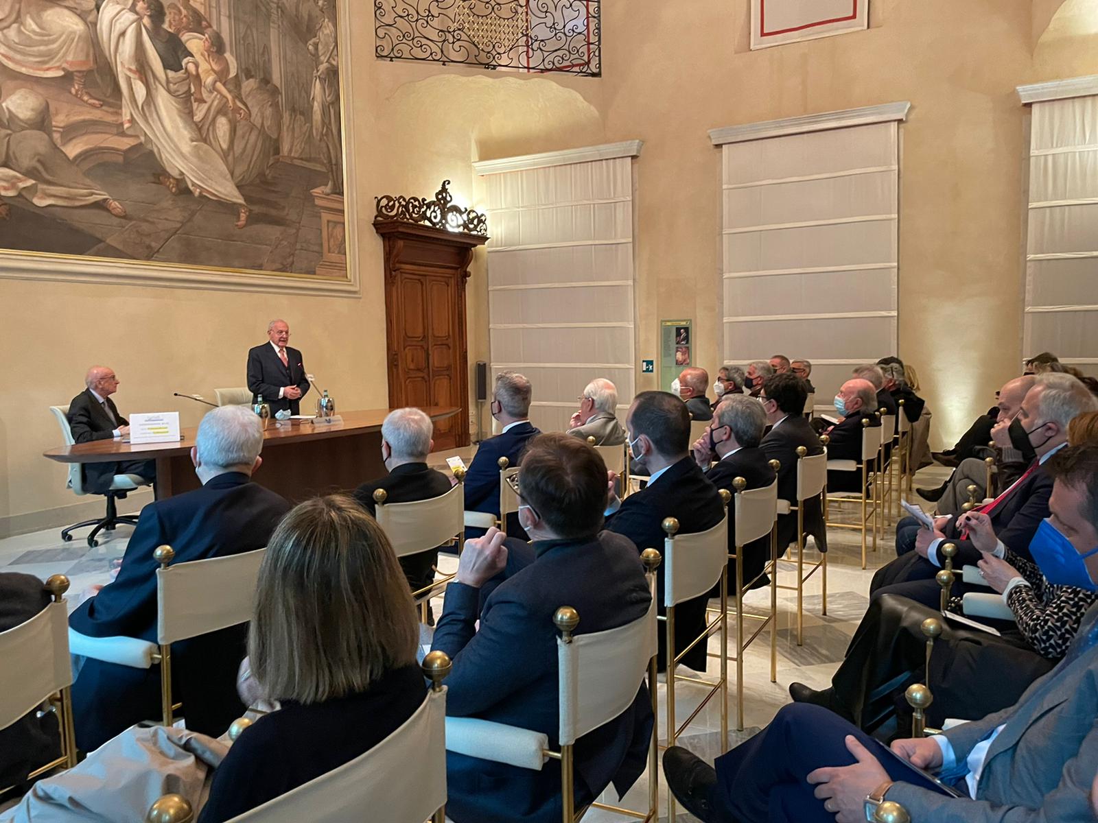 IL PRESIDENTE DELLA CONSOB SAVONA AL PALABANCAEVENTI «NECESSARIO UN ACCORDO INTERNAZIONALE CHE REGOL