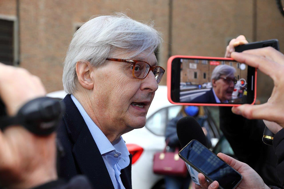 SGARBI IN SANTA MARIA DI CAMPAGNA