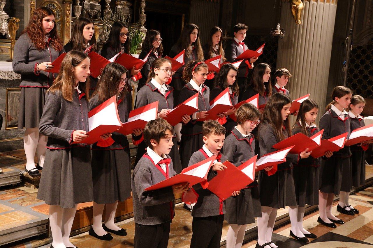 BASILICA DI S. MARIA DI CAMPAGNA GREMITA PER GLI AUGURI DELLA BANCA
