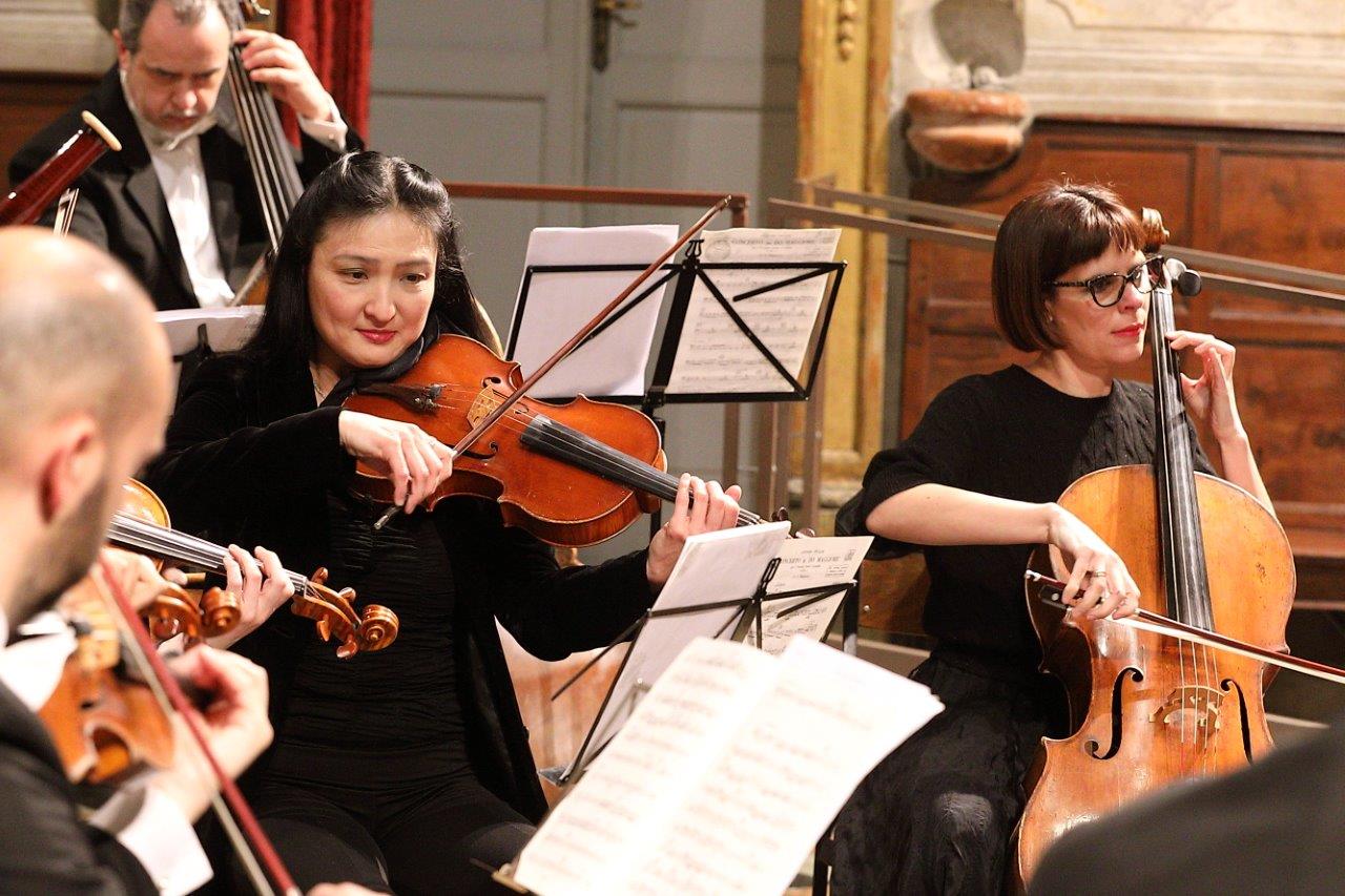 BASILICA DI S. MARIA DI CAMPAGNA GREMITA PER GLI AUGURI DELLA BANCA