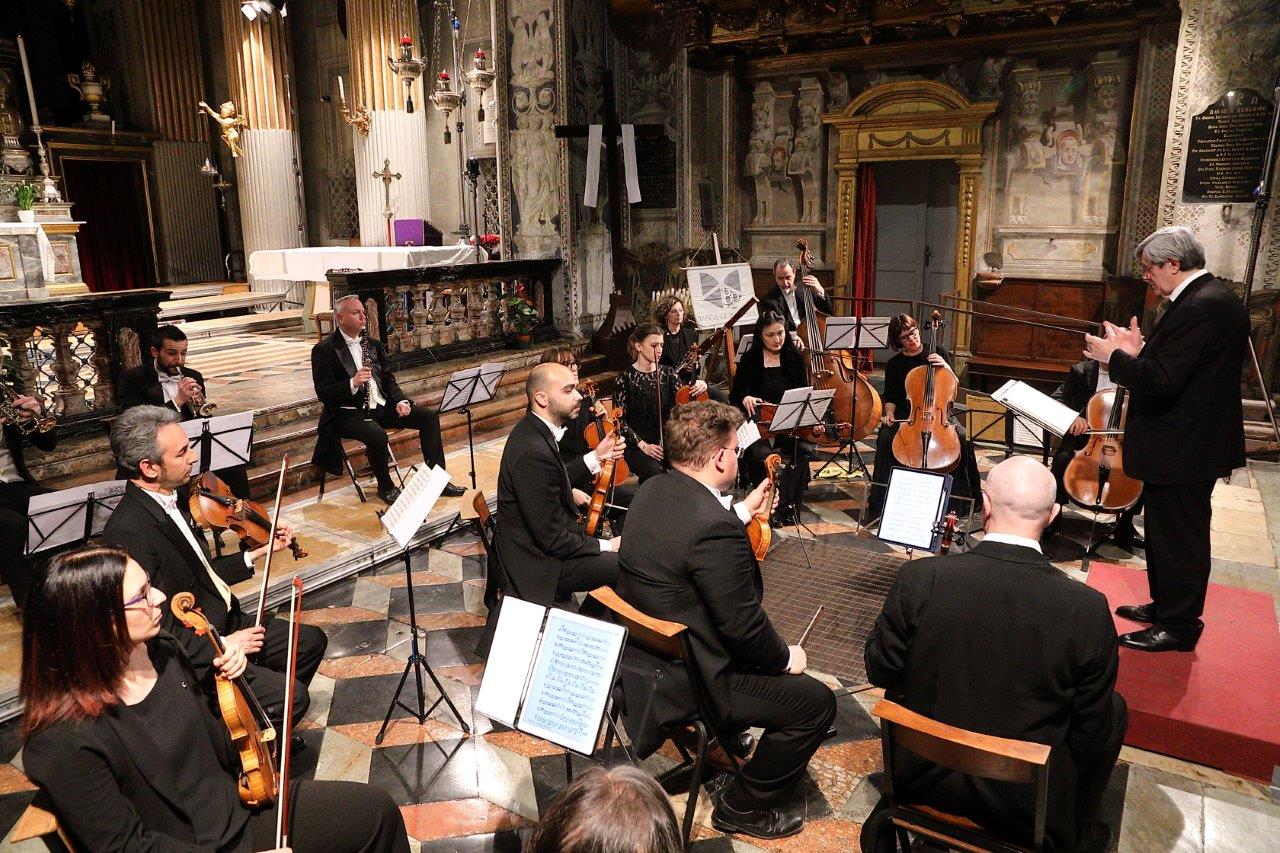 BASILICA DI S. MARIA DI CAMPAGNA GREMITA PER GLI AUGURI DELLA BANCA