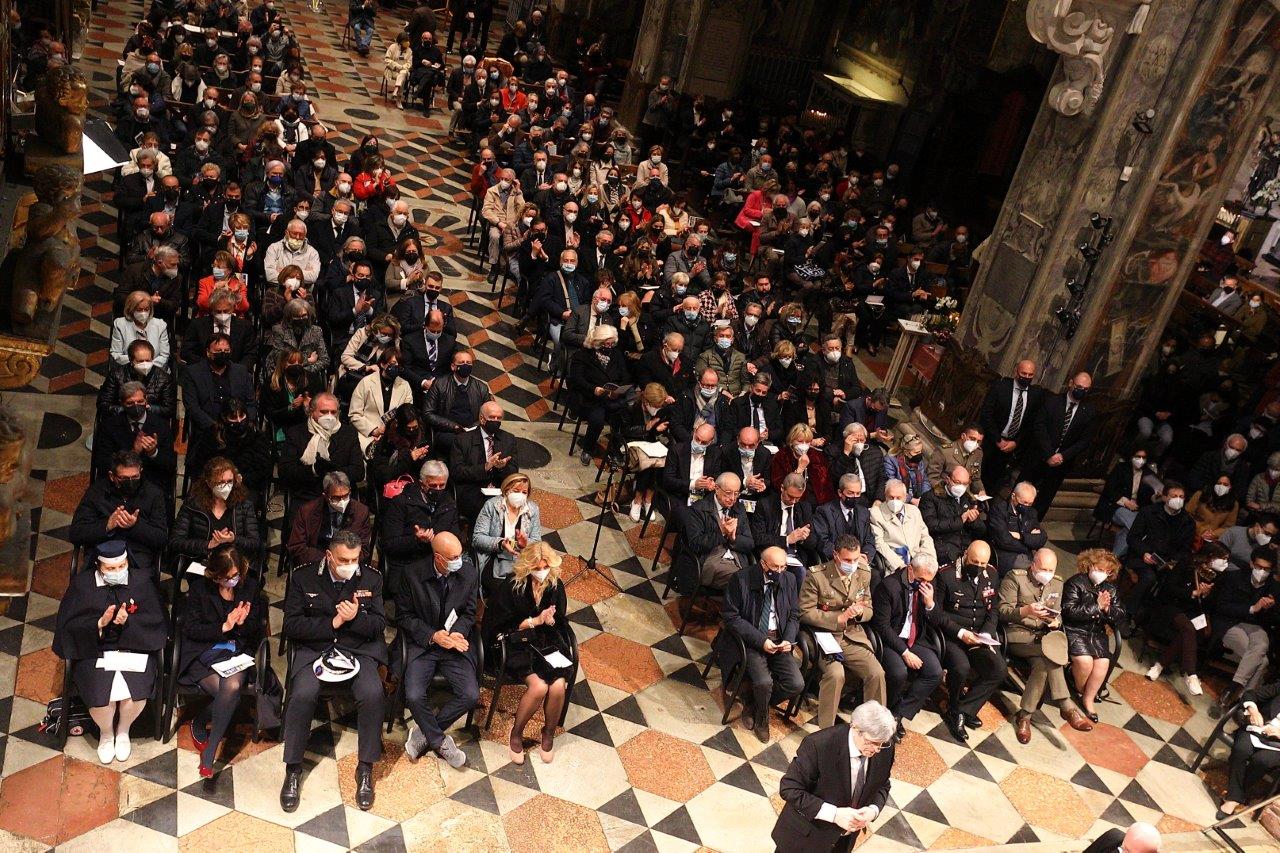 BASILICA DI S. MARIA DI CAMPAGNA GREMITA PER GLI AUGURI DELLA BANCA