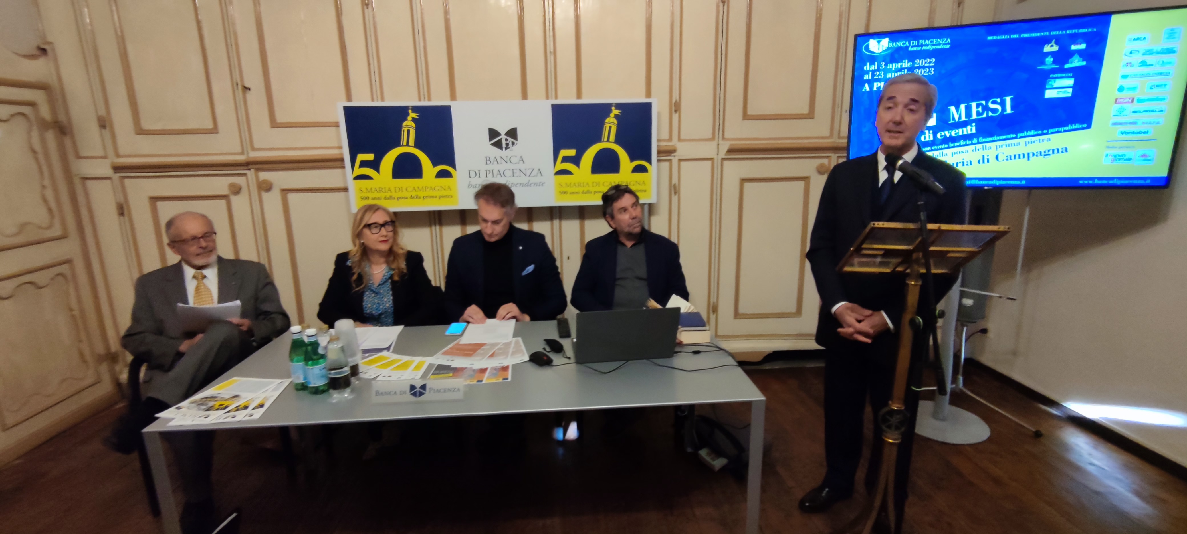 Cinque secoli di poesia tra grandi e sconosciuti