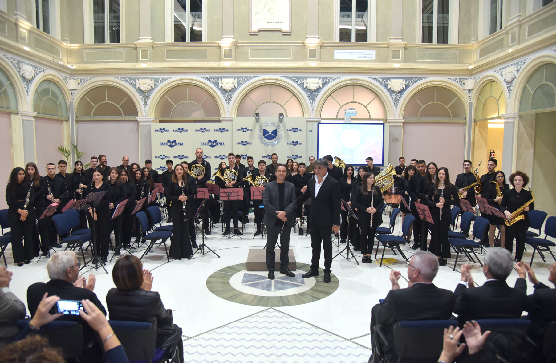 «LA CULTURA SI SALVA DALLA BARBARIE SEGUENDO L'ESEMPIO DI GRANDI UOMINI COME CASSIODORO E COLOMBANO»