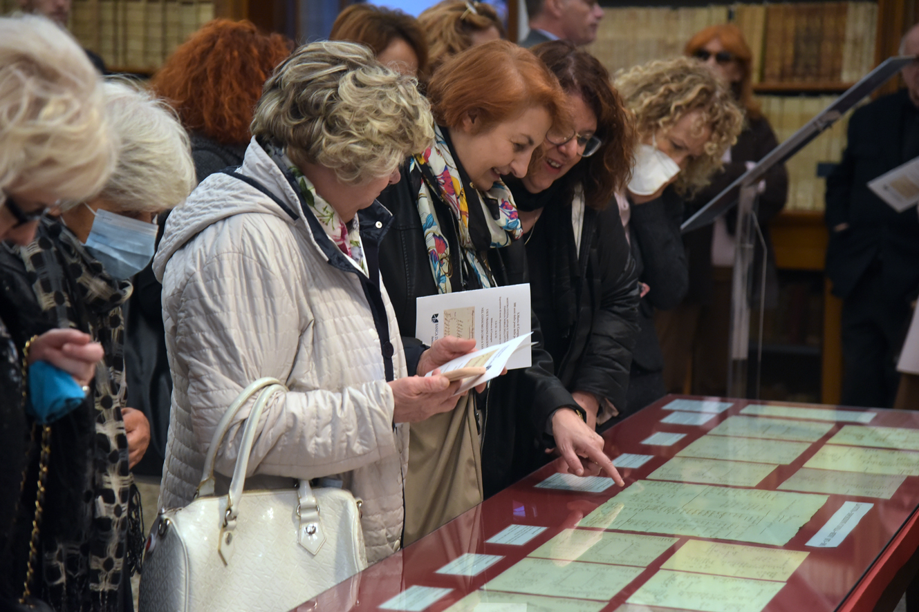 I BANCHETTI DELLE FAMIGLIE NOBILI DELL'800 NON HANNO PIÙ SEGRETI