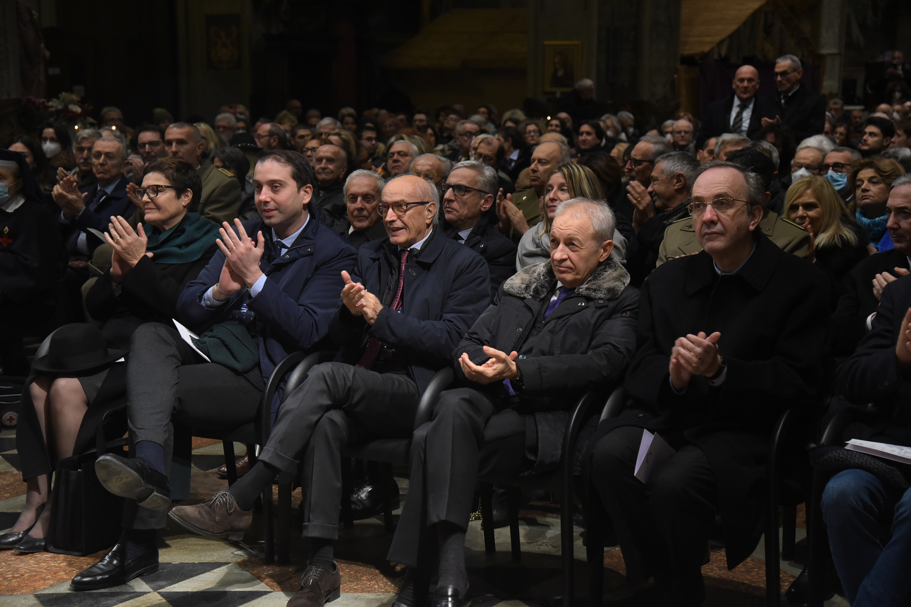 LUNGO APPLAUSO IN OMAGGIO AL PRESIDENTE SFORZA AL TRADIZIONALE CONCERTO DEGLI AUGURI CHE IDEÒ NEL 19