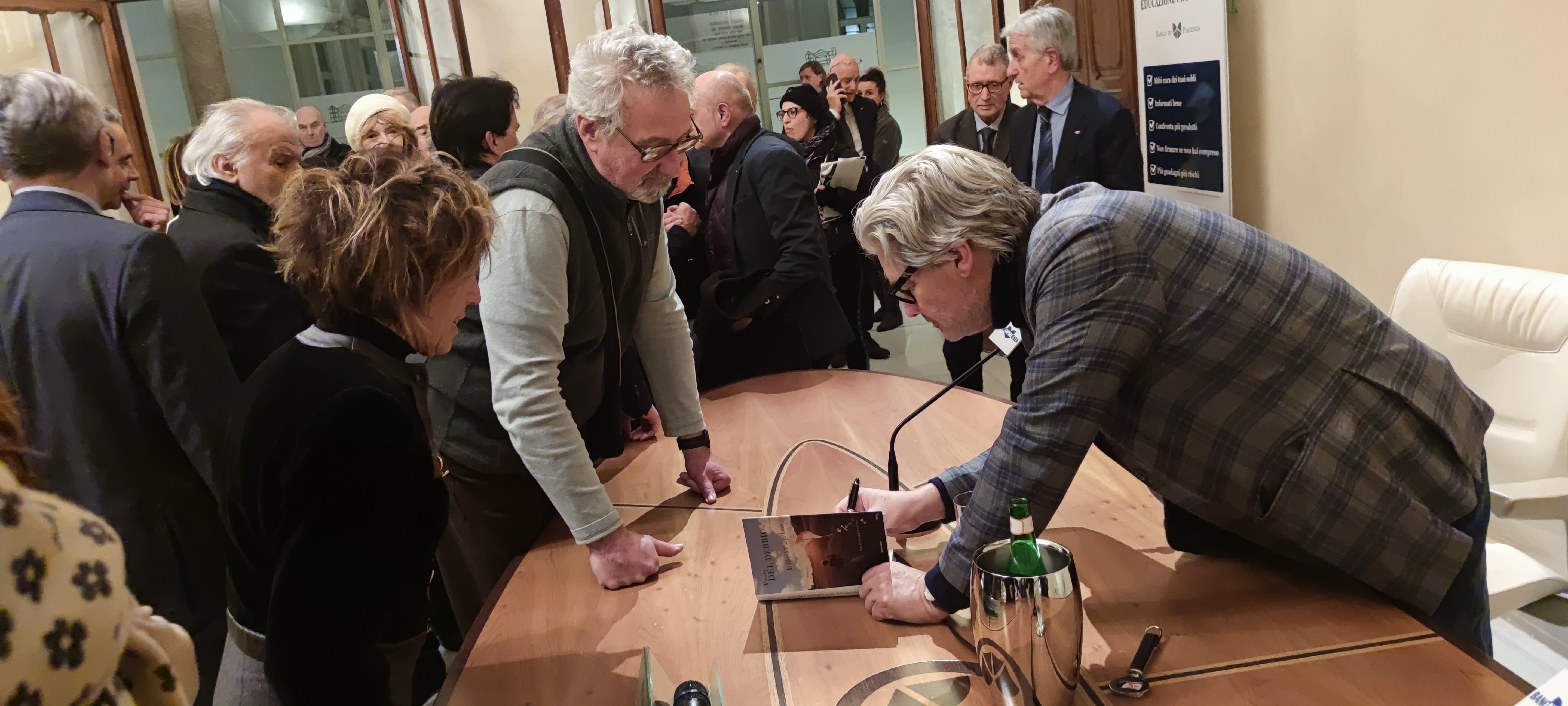 «UN ROMANZO CHE RACCONTA LA STORIA DI UN UOMO CHE CERCA DI DIVENTARE SE STESSO PER CONQUISTARE LA LI