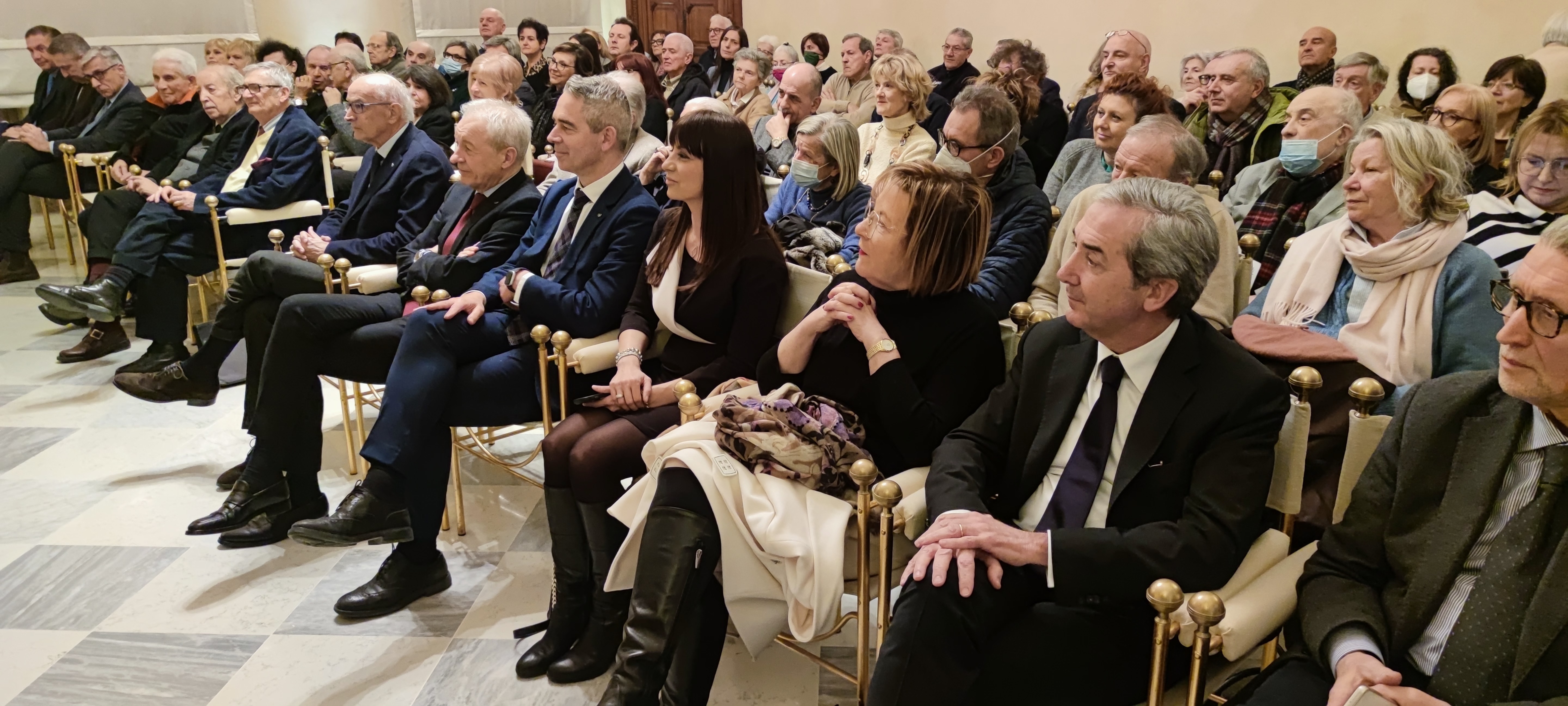 «UN ROMANZO CHE RACCONTA LA STORIA DI UN UOMO CHE CERCA DI DIVENTARE SE STESSO PER CONQUISTARE LA LI