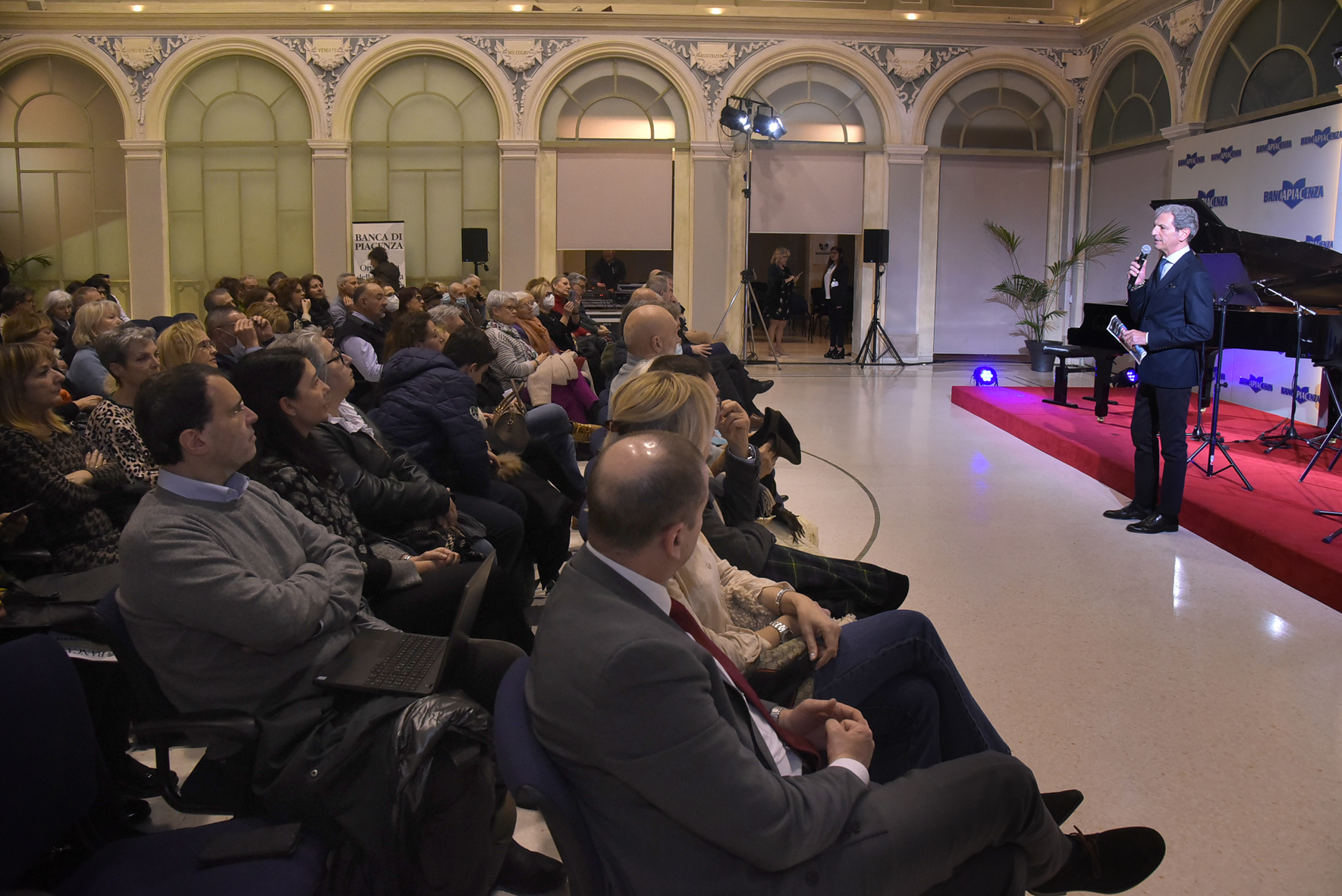 TEDESCHI E BERETTA E LA DIVINA COMMEDIA È SERVITA SUCCESSO AL PALABANCAEVENTI PER IL MELOLOGO SU DAN