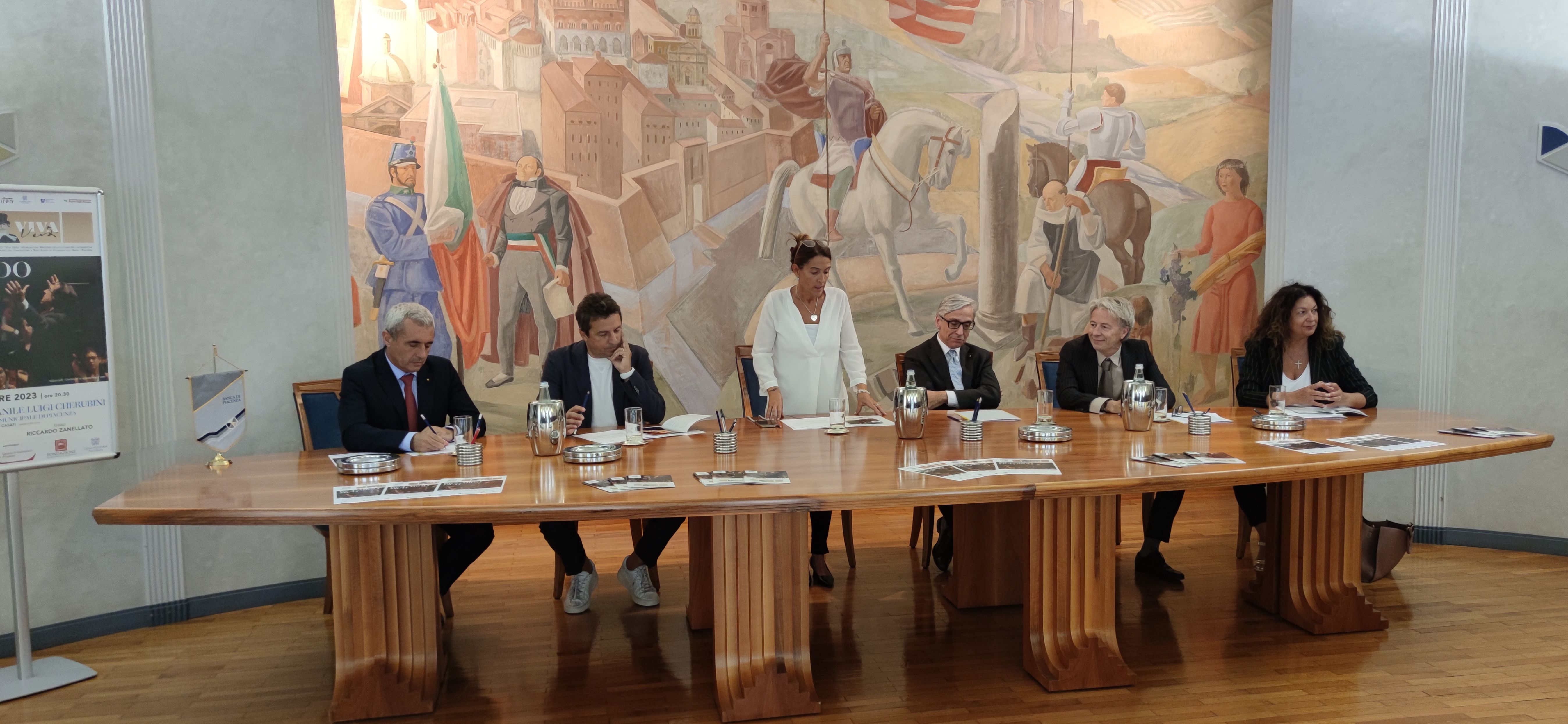 IL MINISTRO SANGIULIANO AL CONCERTO DI MUTI ANNUNCIO DEL SINDACO ALLA CONFERENZA STAMPA CHE SI E' TE