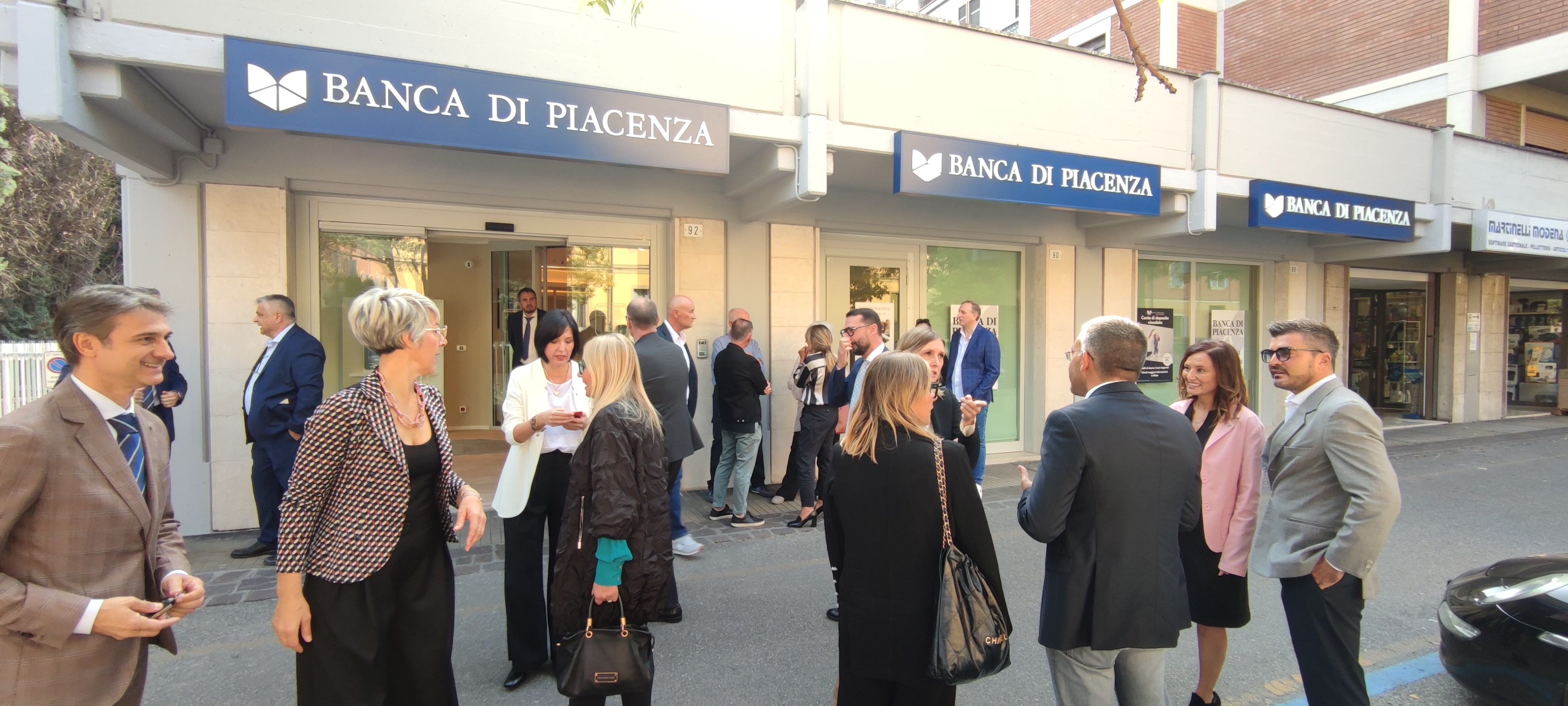 BANCA DI PIACENZA, INAUGURATA LA FILIALE DI MODENA «PORTIAMO QUI IL NOSTRO MODO DI FARE BANCA CON UN
