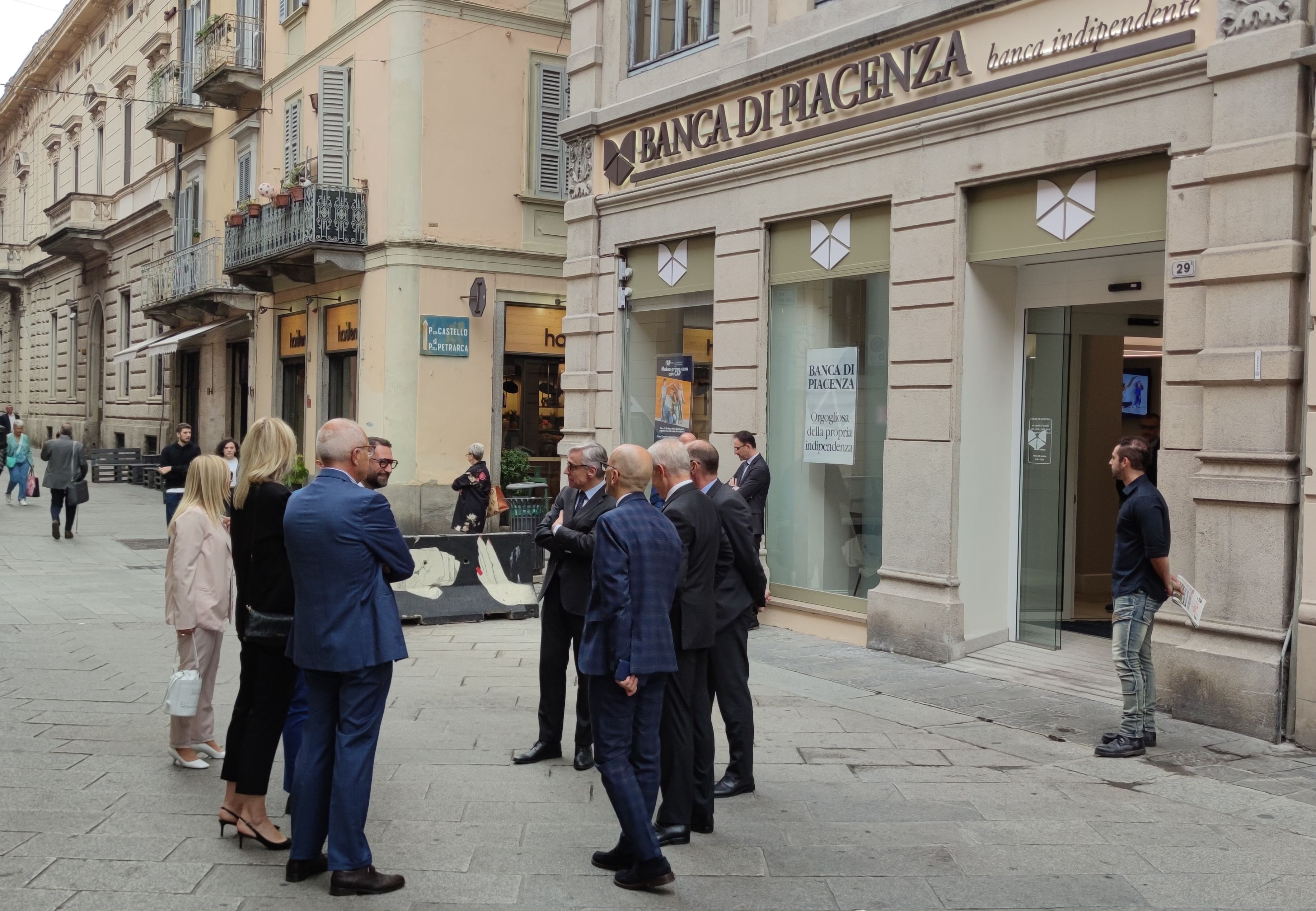 INAUGURATA LA FILIALE DI PAVIA «PORTIAMO LA NOSTRA SOLIDITÀ IN TERRITORI LIMITROFI FIERI DI ESSERE U