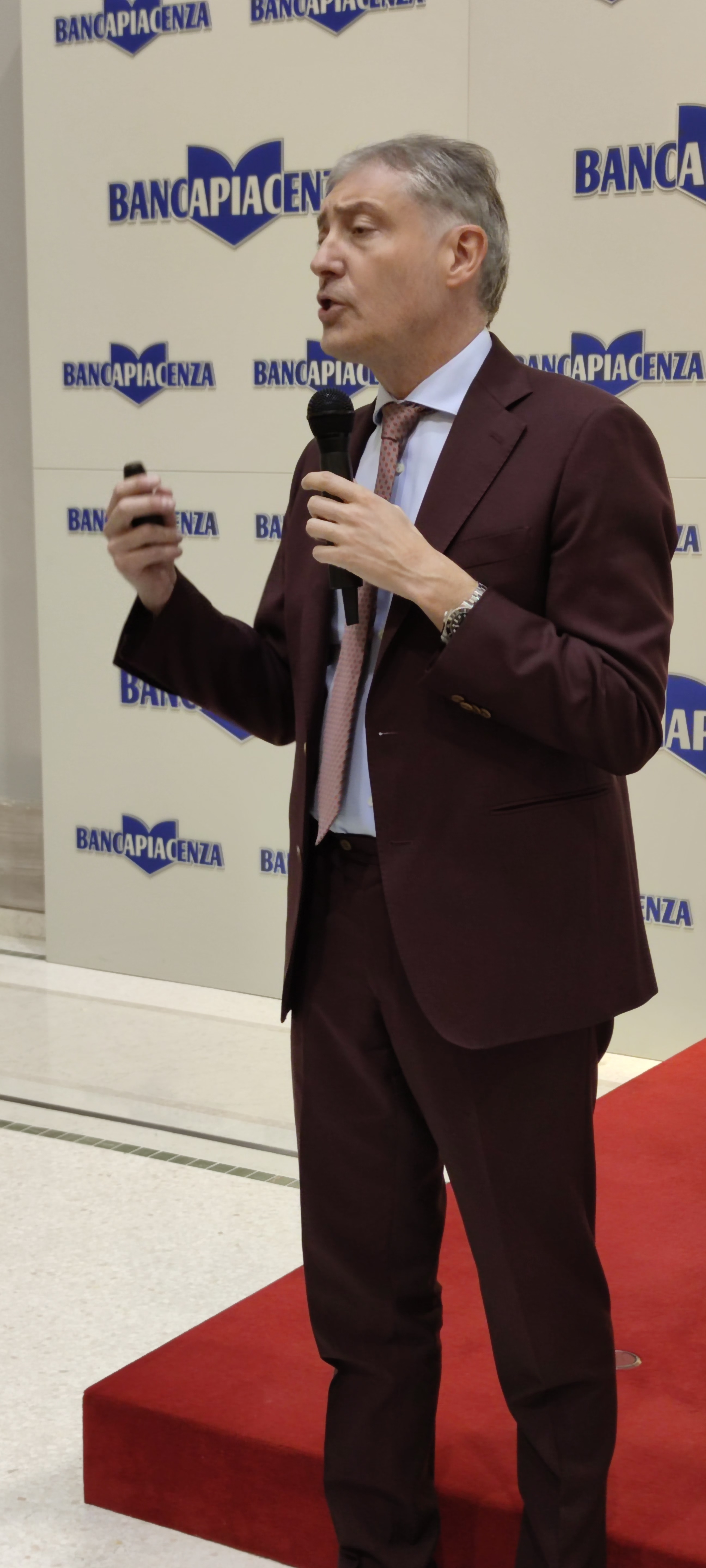 «CON LE CRISI ECONOMICHE E FINANZIARIE NON FARE GLI STRUZZI, PREVENIRLE SI PUÒ»