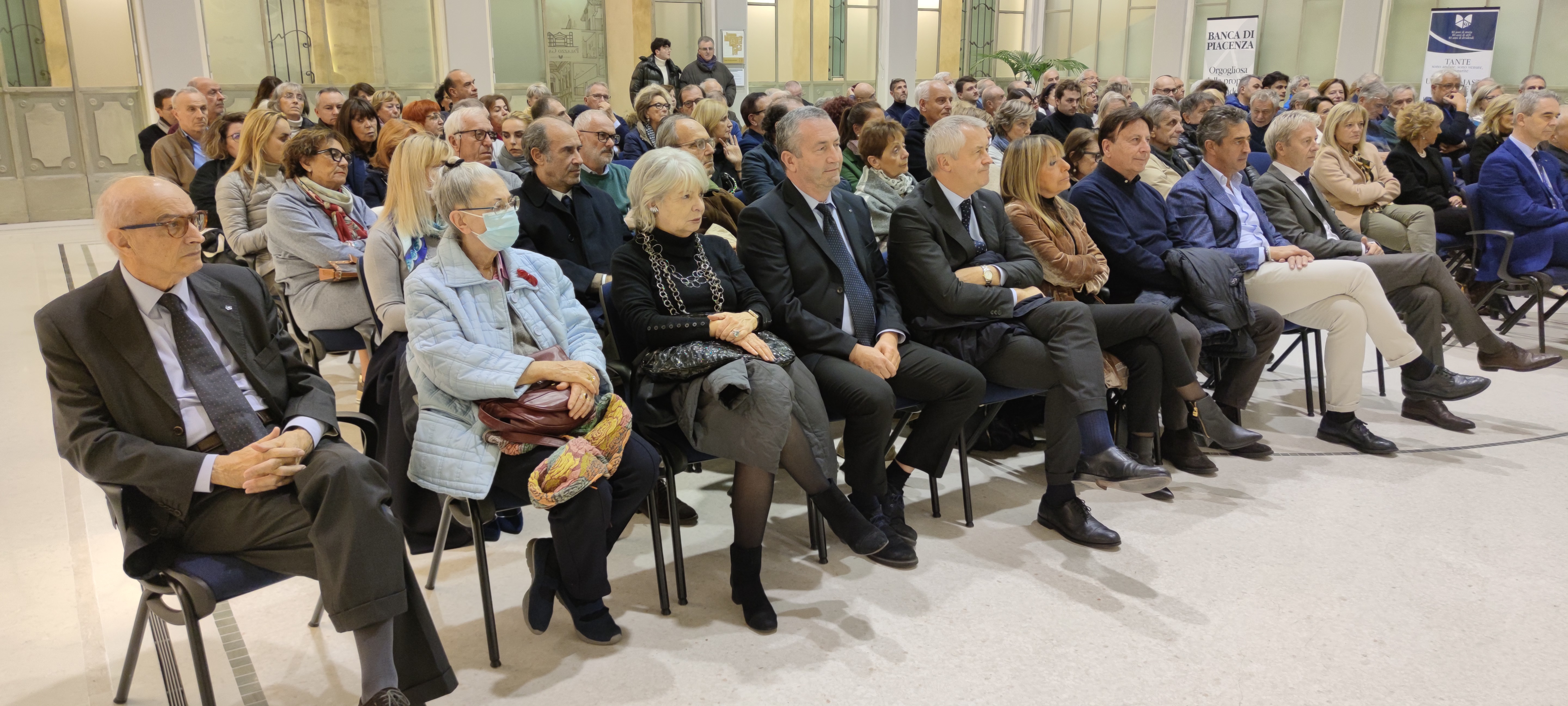 CAPEZZONE AL PALABANCAEVENTI CHI E' SICURO DELLE PROPRIE IDEE NON TEME IL CONFRONTO