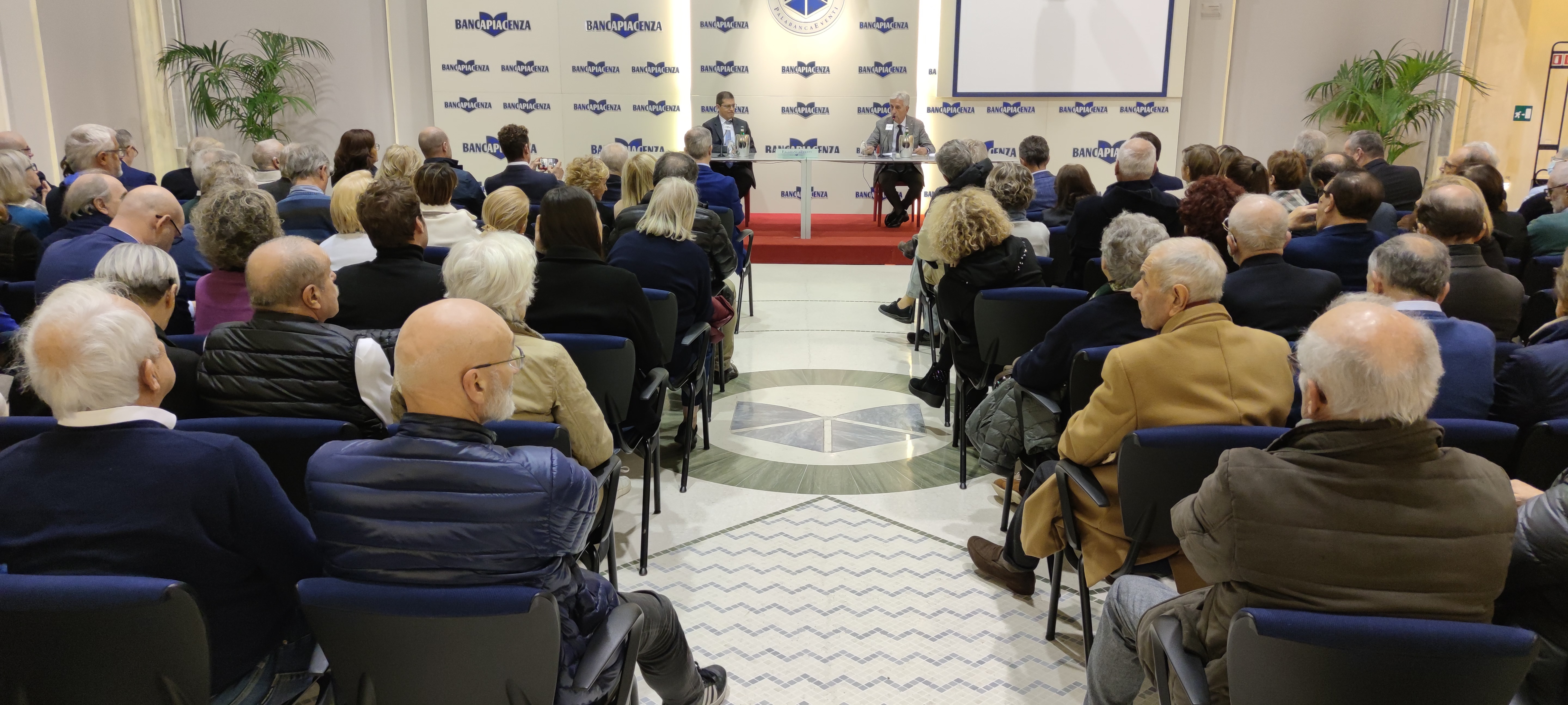 CAPEZZONE AL PALABANCAEVENTI CHI E' SICURO DELLE PROPRIE IDEE NON TEME IL CONFRONTO