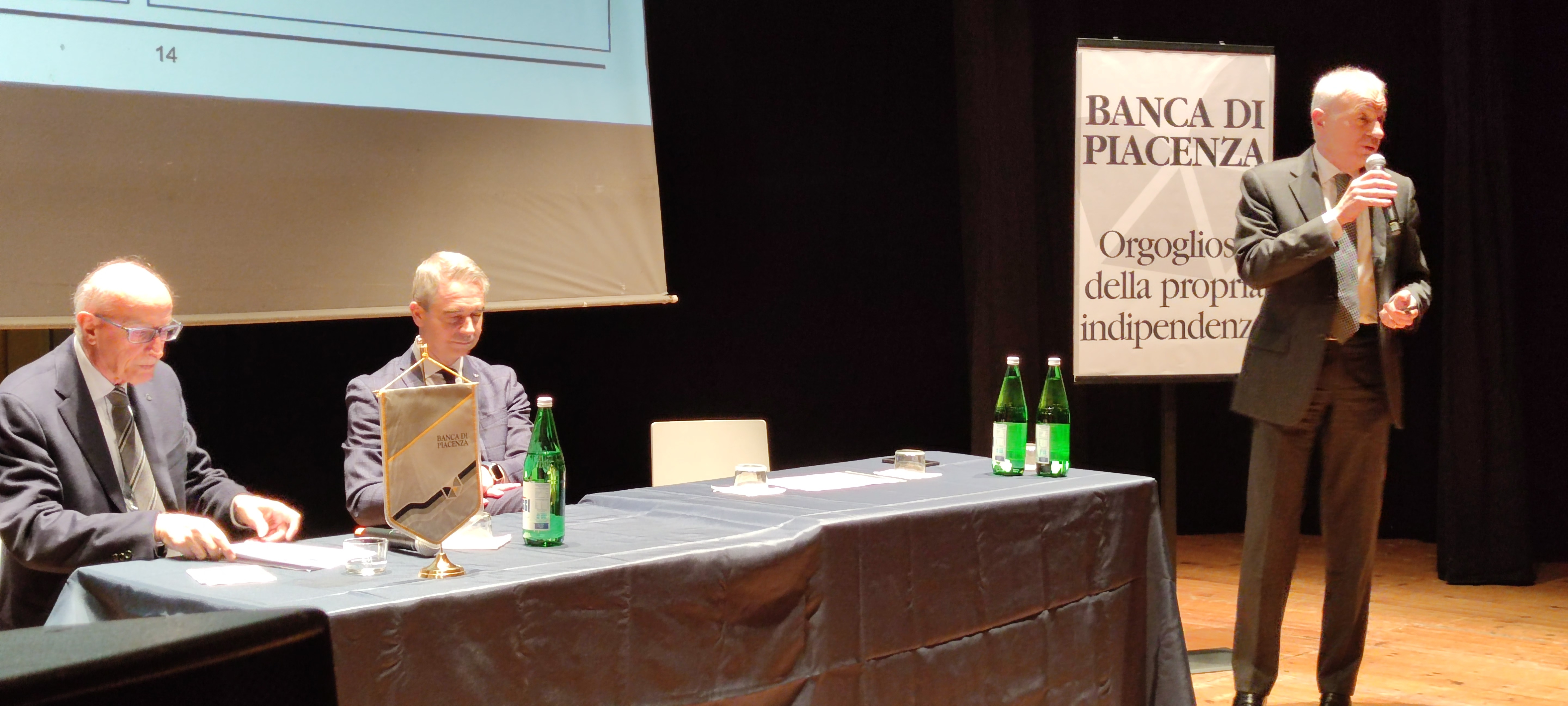 «BANCA DI PIACENZA CREA VALORE INVESTENDO NEI VALORI»