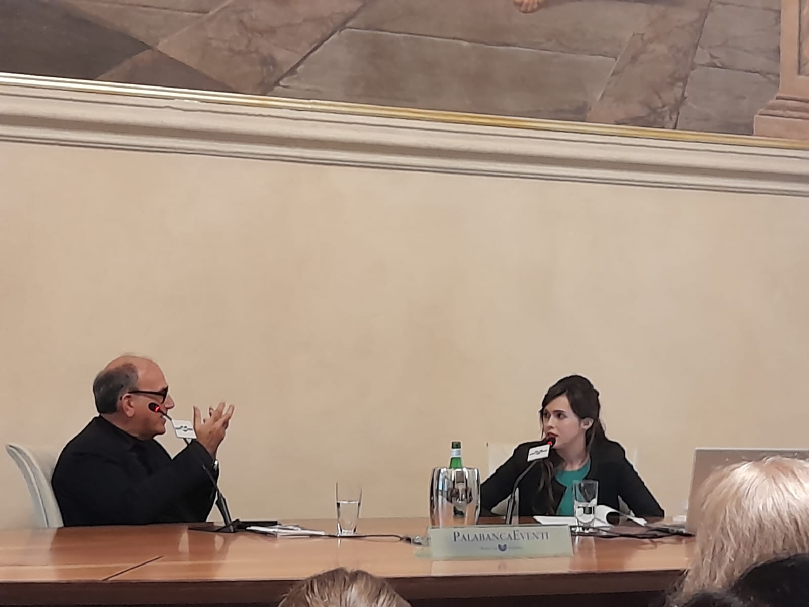 DEDICATO A TUTTE LE DONNE CHE DEVONO IMPARARE AD AMARSI DI PIÙ