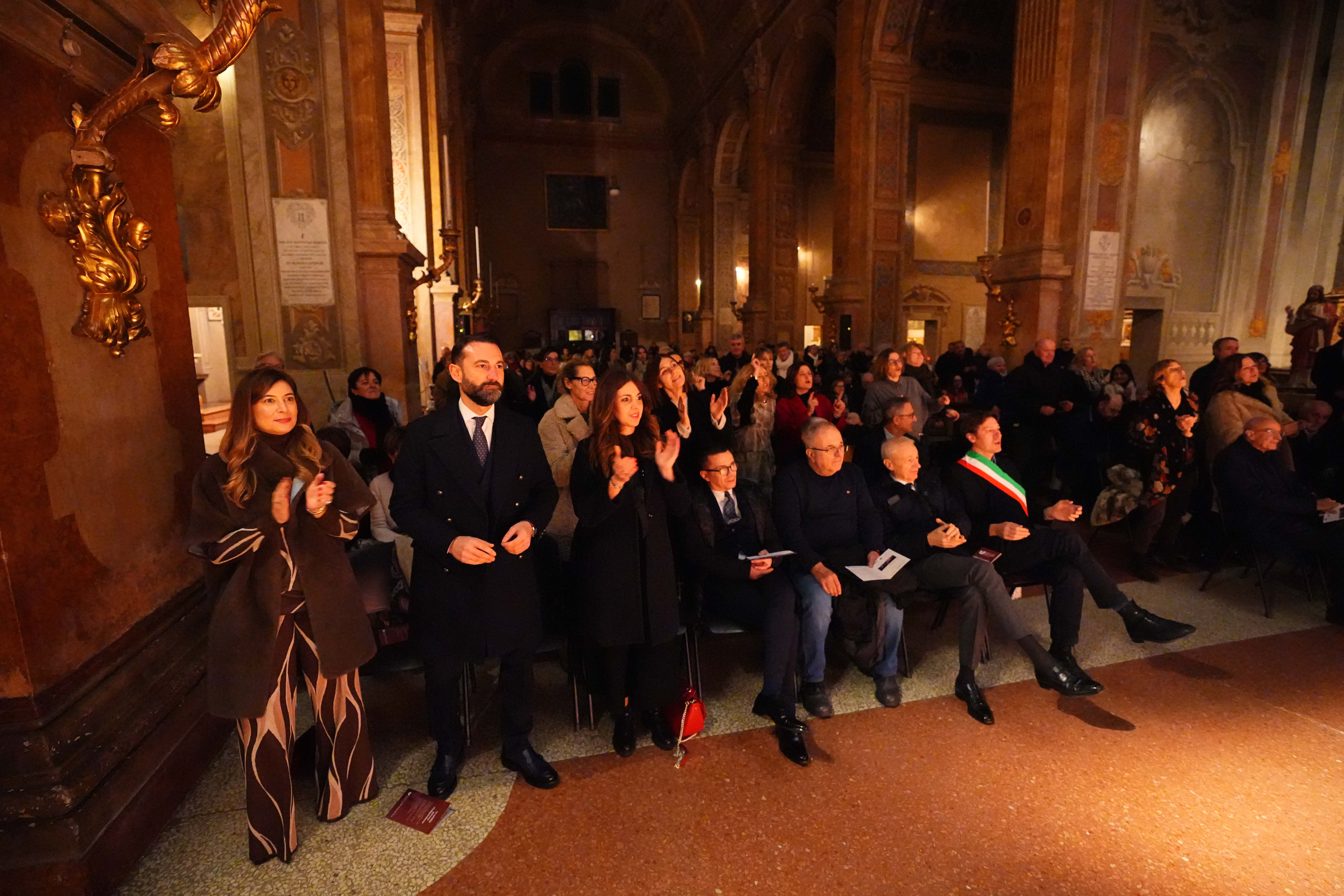 Auguri in musica (gospel) e solidarietà per il Natale Banca di Piacenza a Reggio Emilia