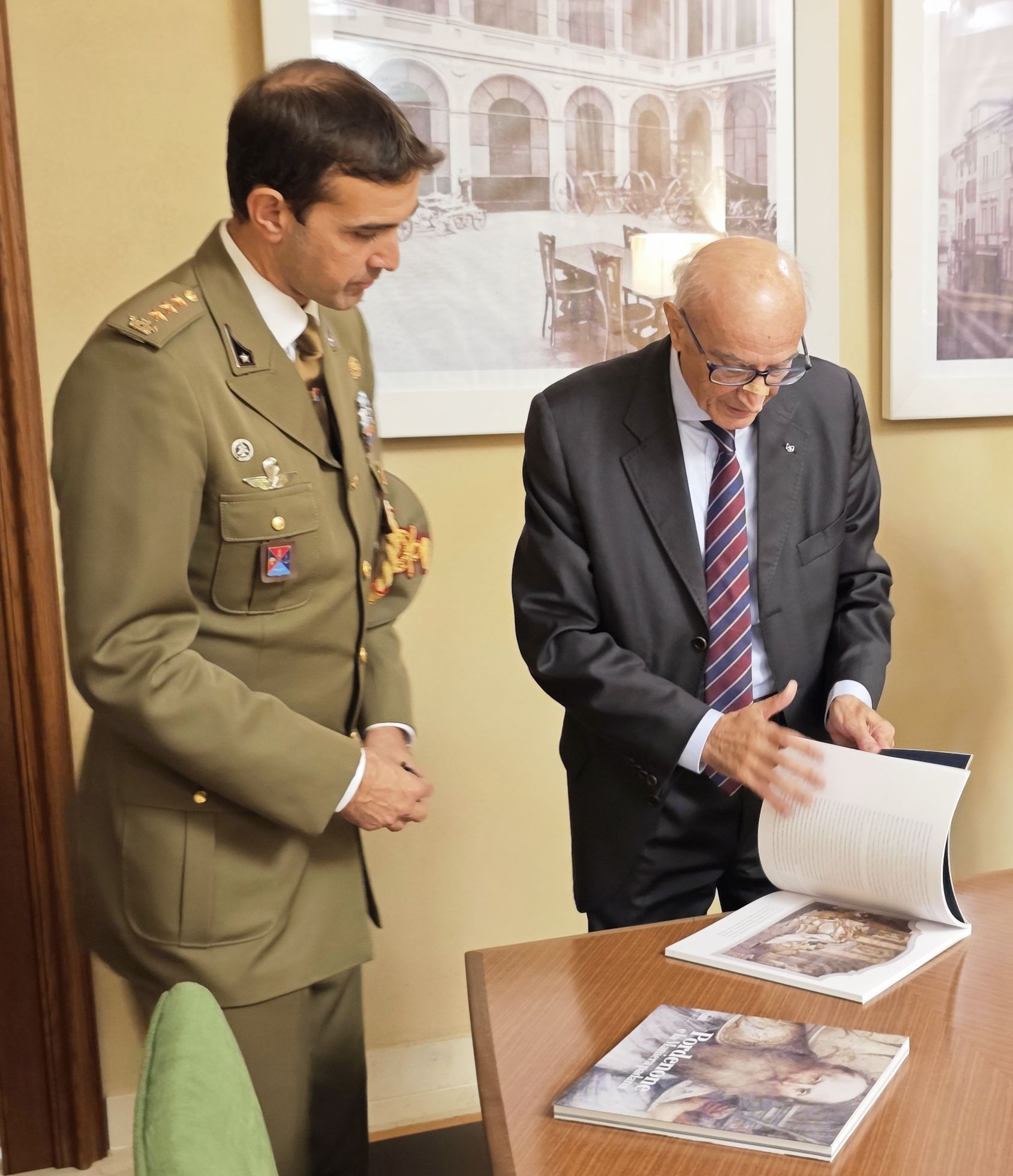 IL NUOVO COMANDANTE DEL GENIO PONTIERI IN VISITA ALLA BANCA